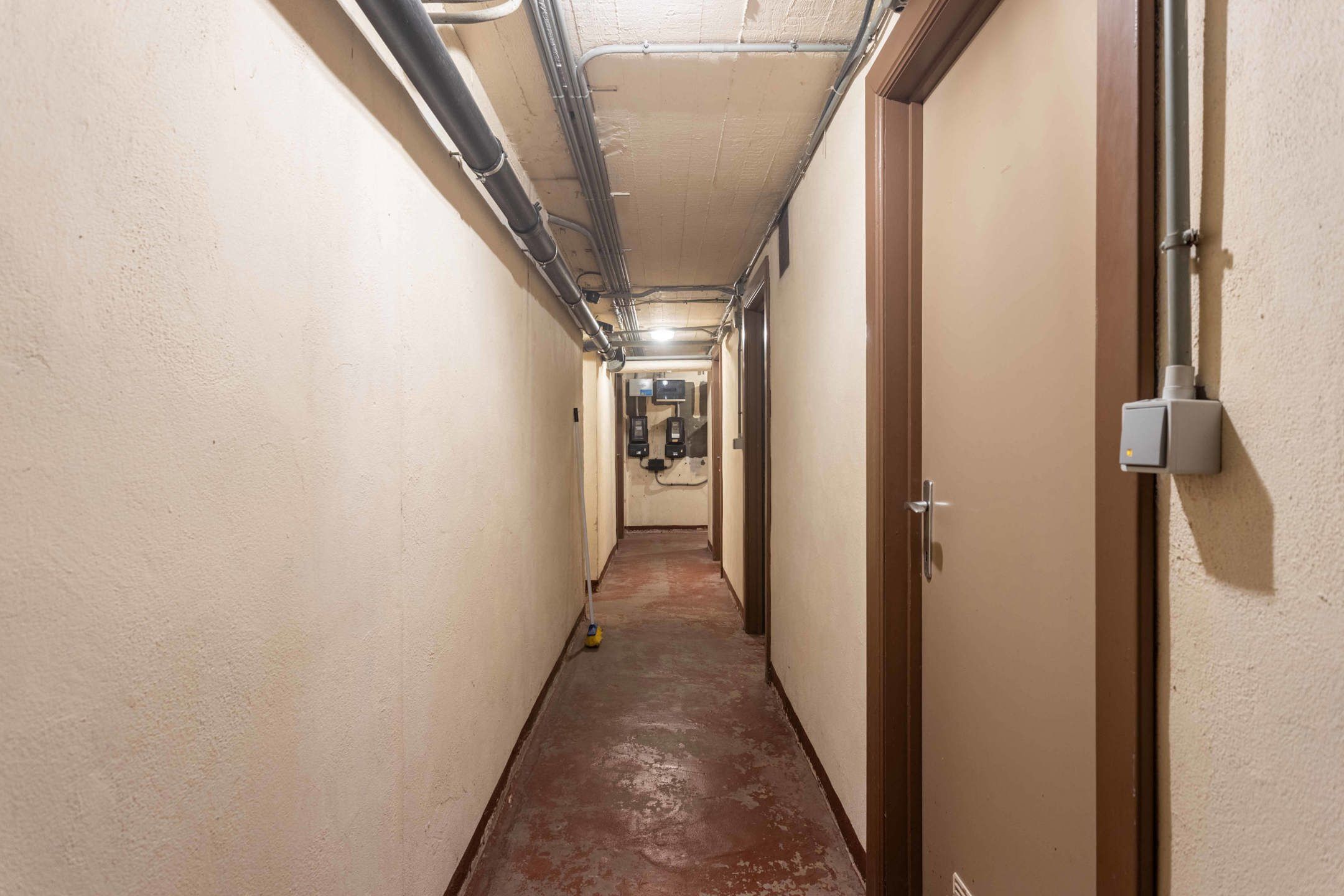 Lichtrijk en volledig gerenoveerd appartement foto 16