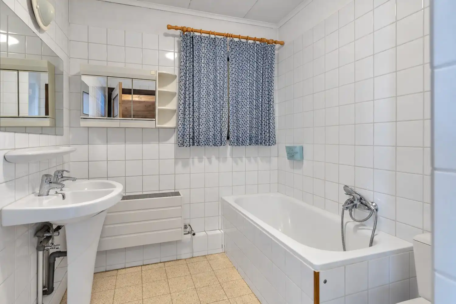 Verzorgde, op te frissen gezinswoning met 4 slaapkamers en gezellige tuin in Gellik, Lanaken! foto 20