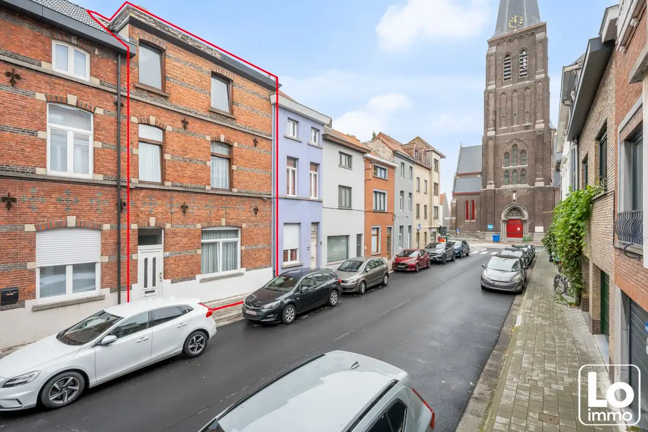 Hoofdfoto van de publicatie: Ruime gesloten woning op een toplocatie in Sint-Amandsberg en nabij het centrum van Gent!