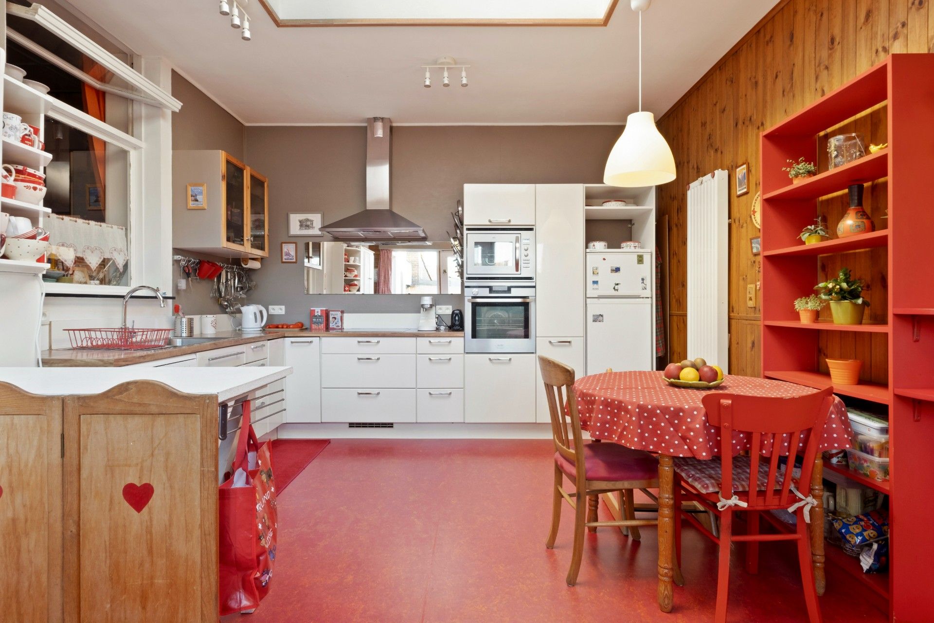 Karaktervolle burgerwoning met idyllische tuin te Pottes! foto 11