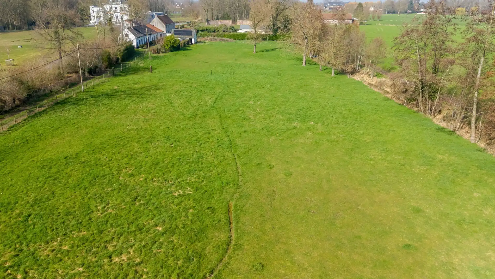 Unieke hovenierswoning op een perceel van 1 ha 18a 84ca foto 6