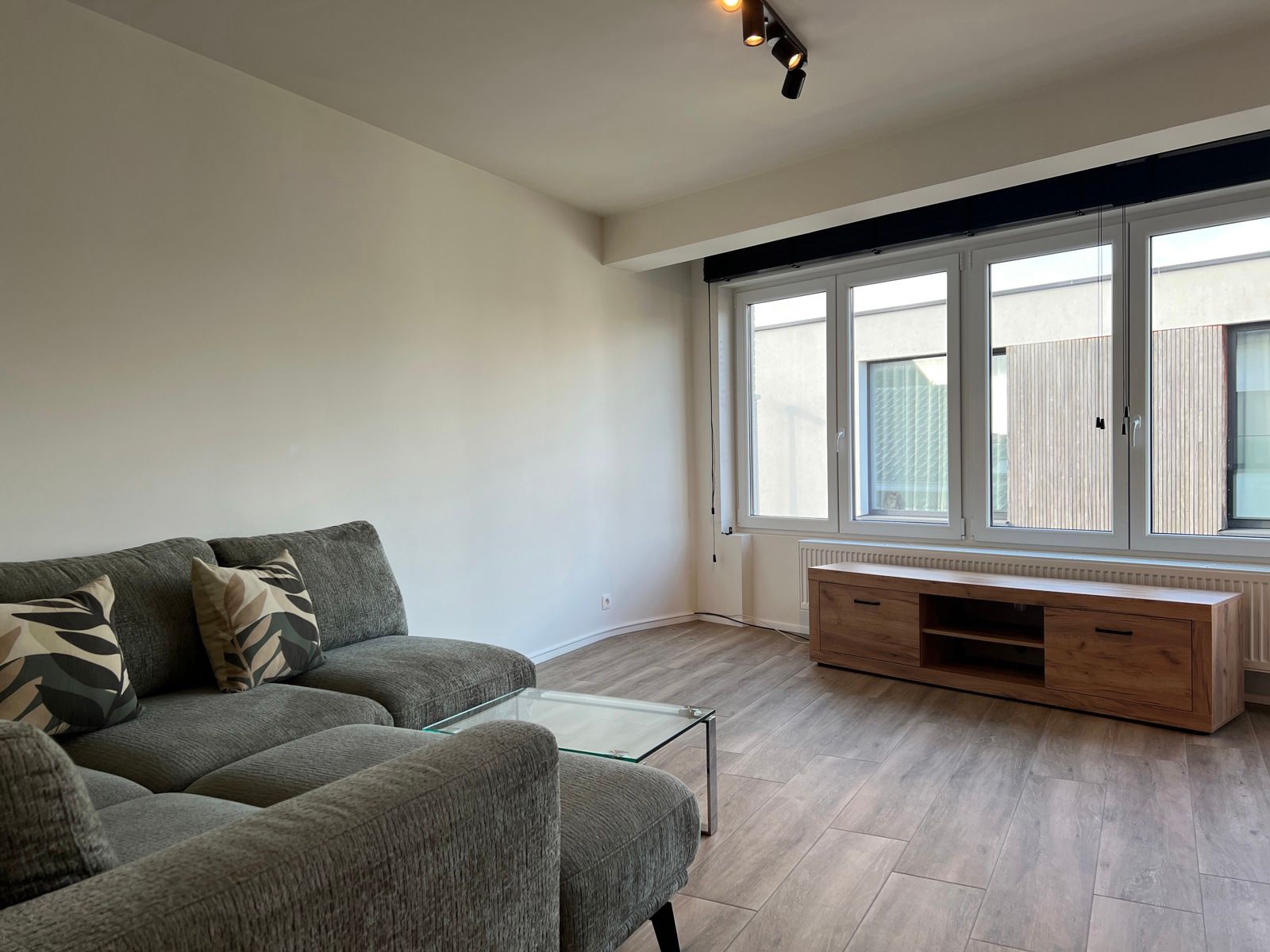 INSTAPKLAAR TWEESLAAPKAMER-APPARTEMENT TE HUUR - LIEDEKERKE! foto 3