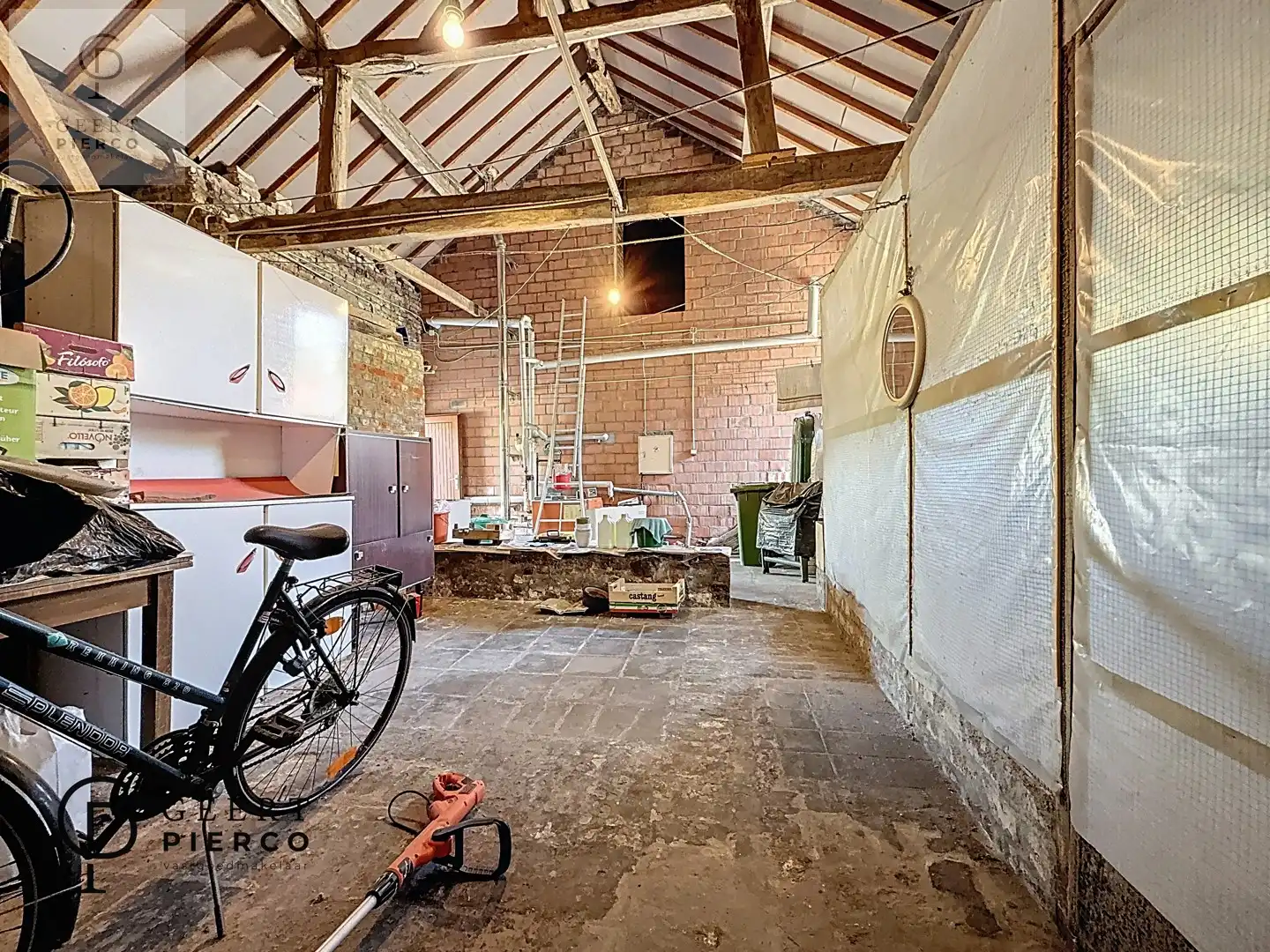 Charmante woning met schuur foto 25