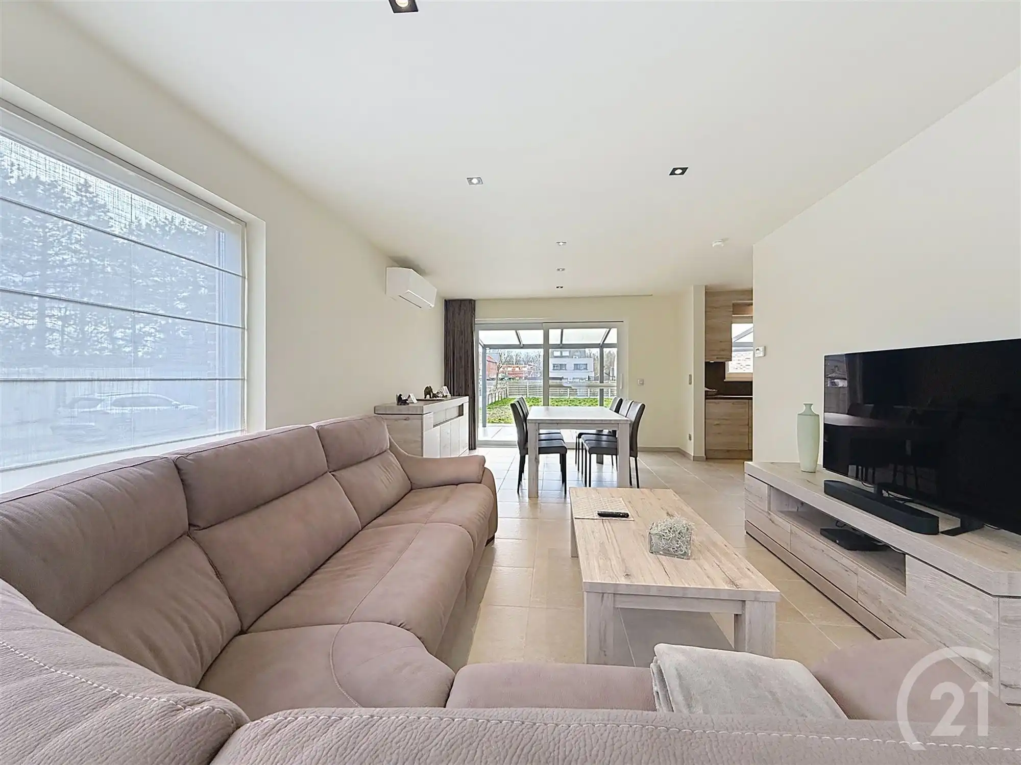 Aangename recente woning met 3 slaapkamers! foto 5