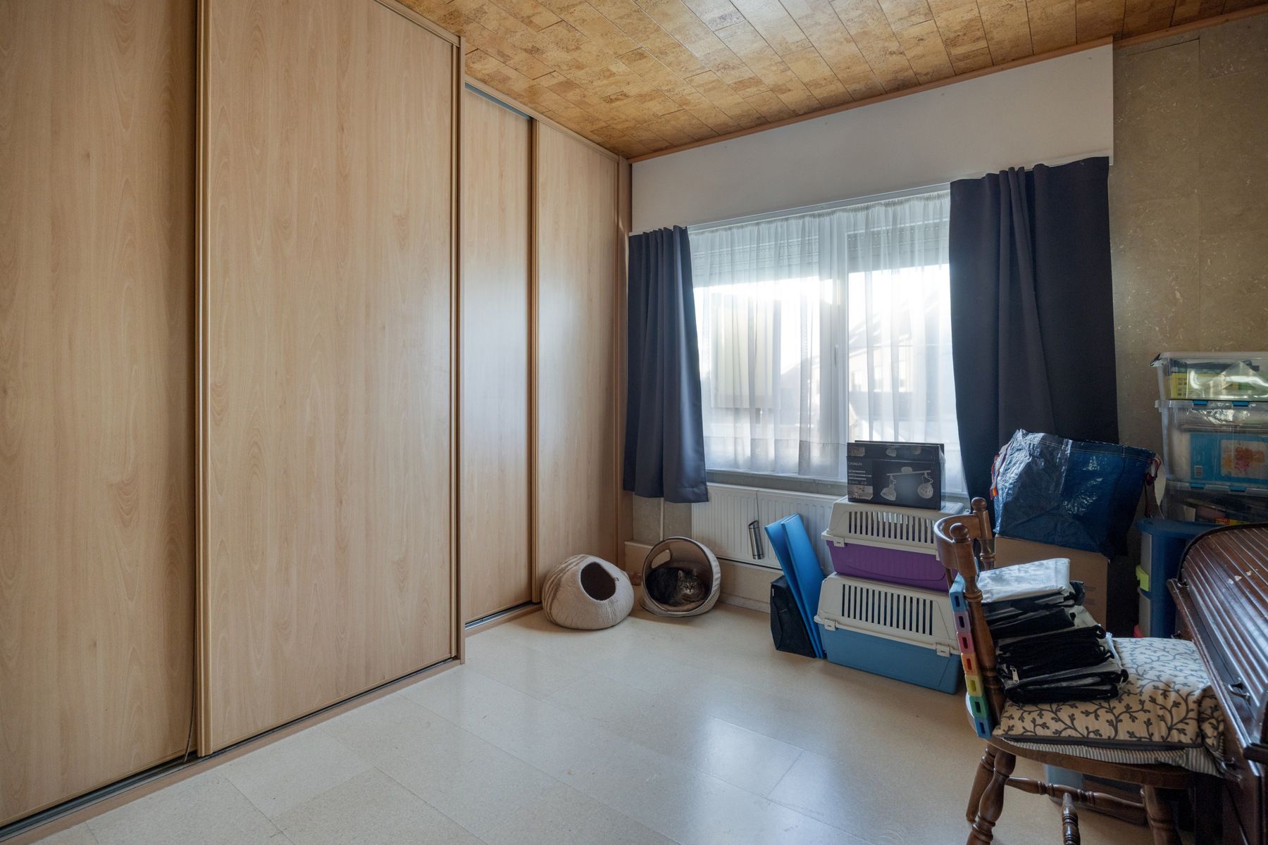 Leemans Immobiliën presenteert u  deze gerenoveerde, instapklare woning in het bruisende hart van Denderleeuw. foto 16