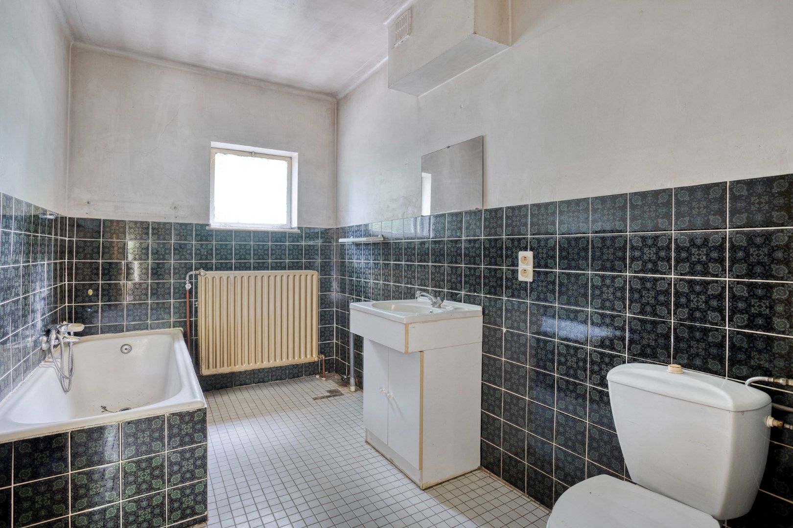 Te renoveren / te slopen woning op een uniek gelegen perceel van 1.693 m² ! foto 11