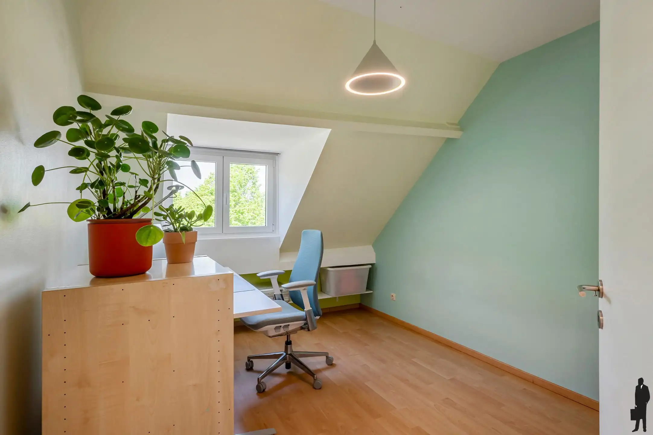 Fijne gezinswoning met 5 slaapkamers en een heerlijke tuin, in het centrum. foto 23