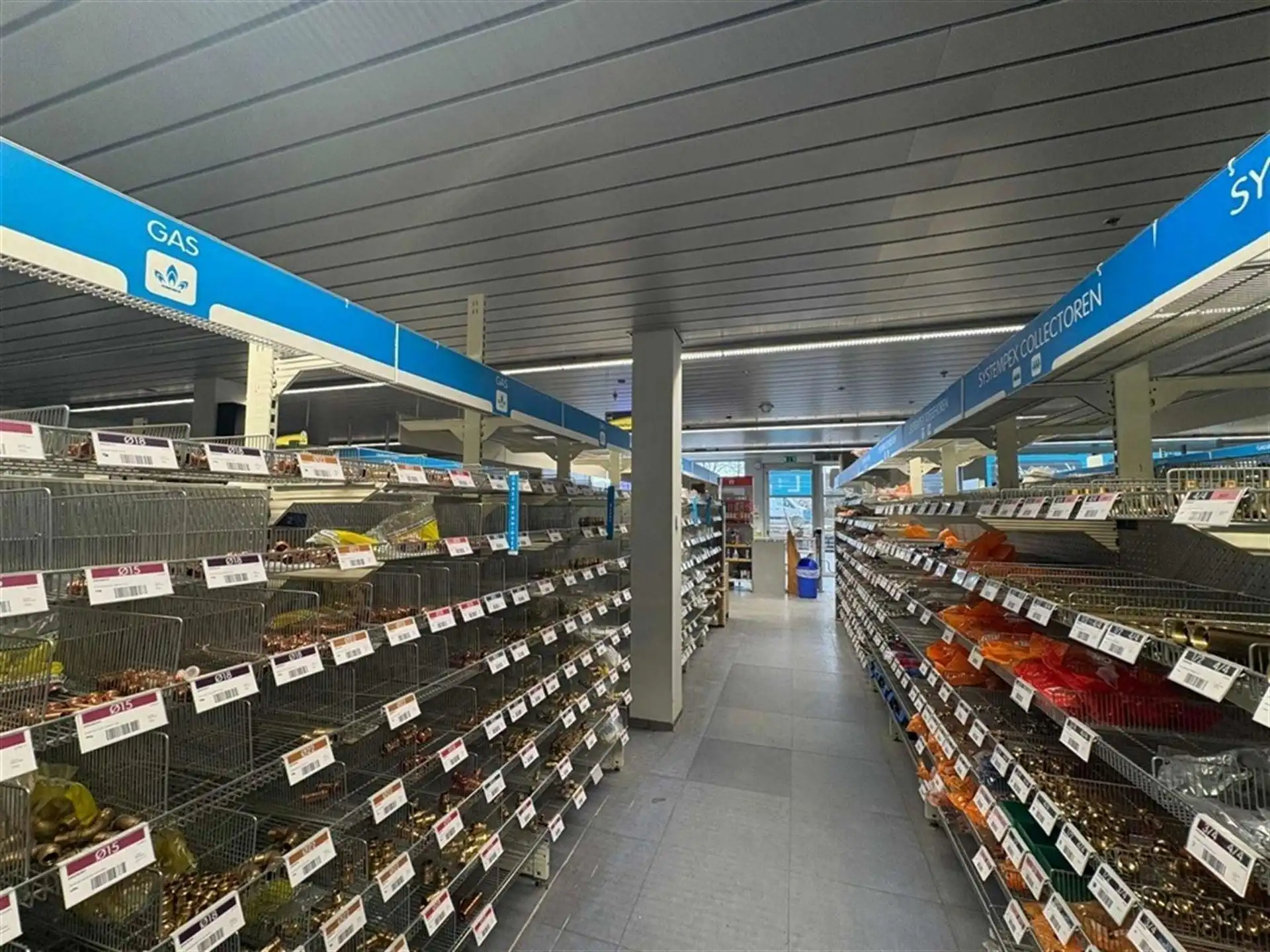 Showroom met magazijn en kantoren in Wijnegem foto 4