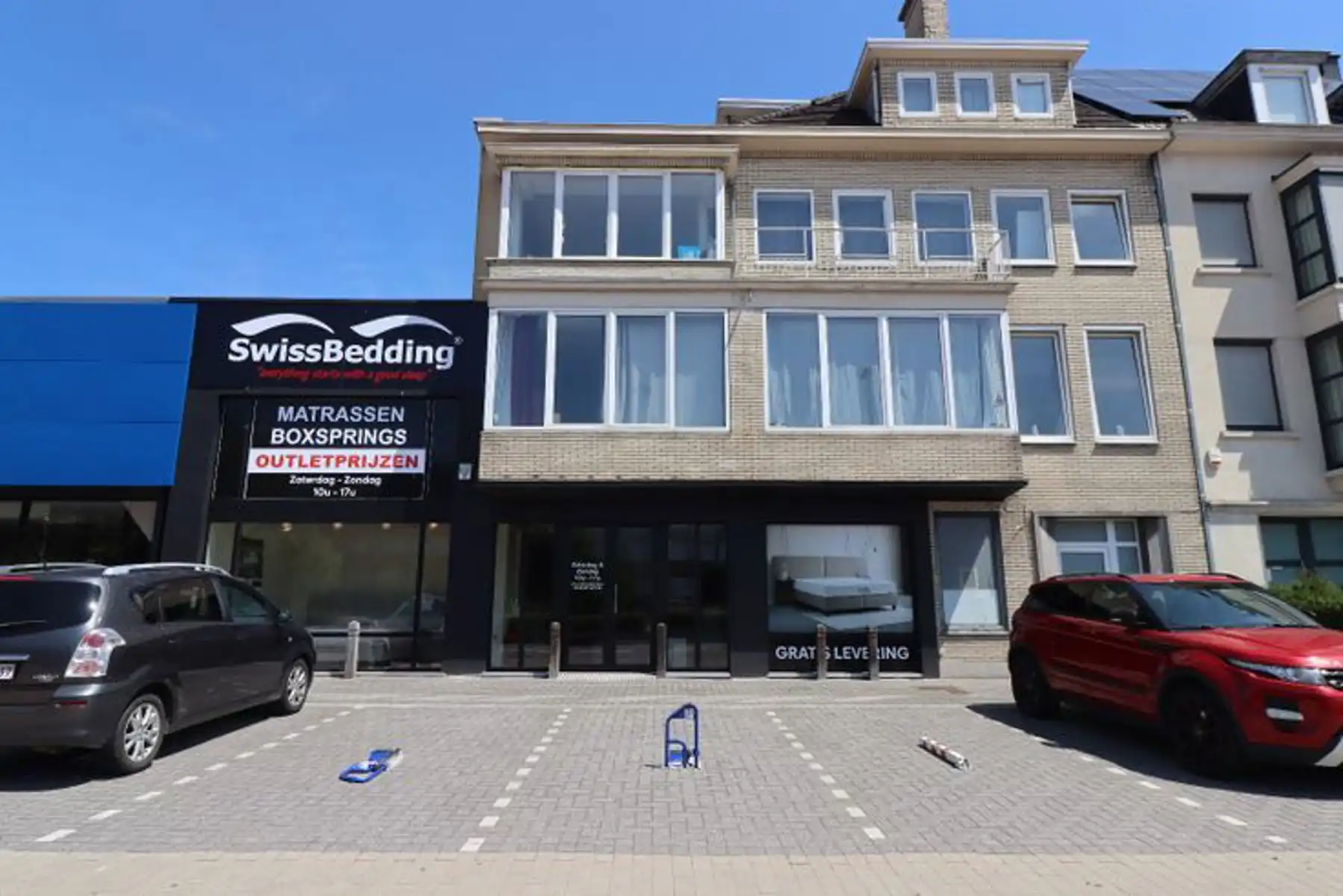 handelspand op topligging langs Parklaan – Sint-Niklaas foto {{pictureIndex}}