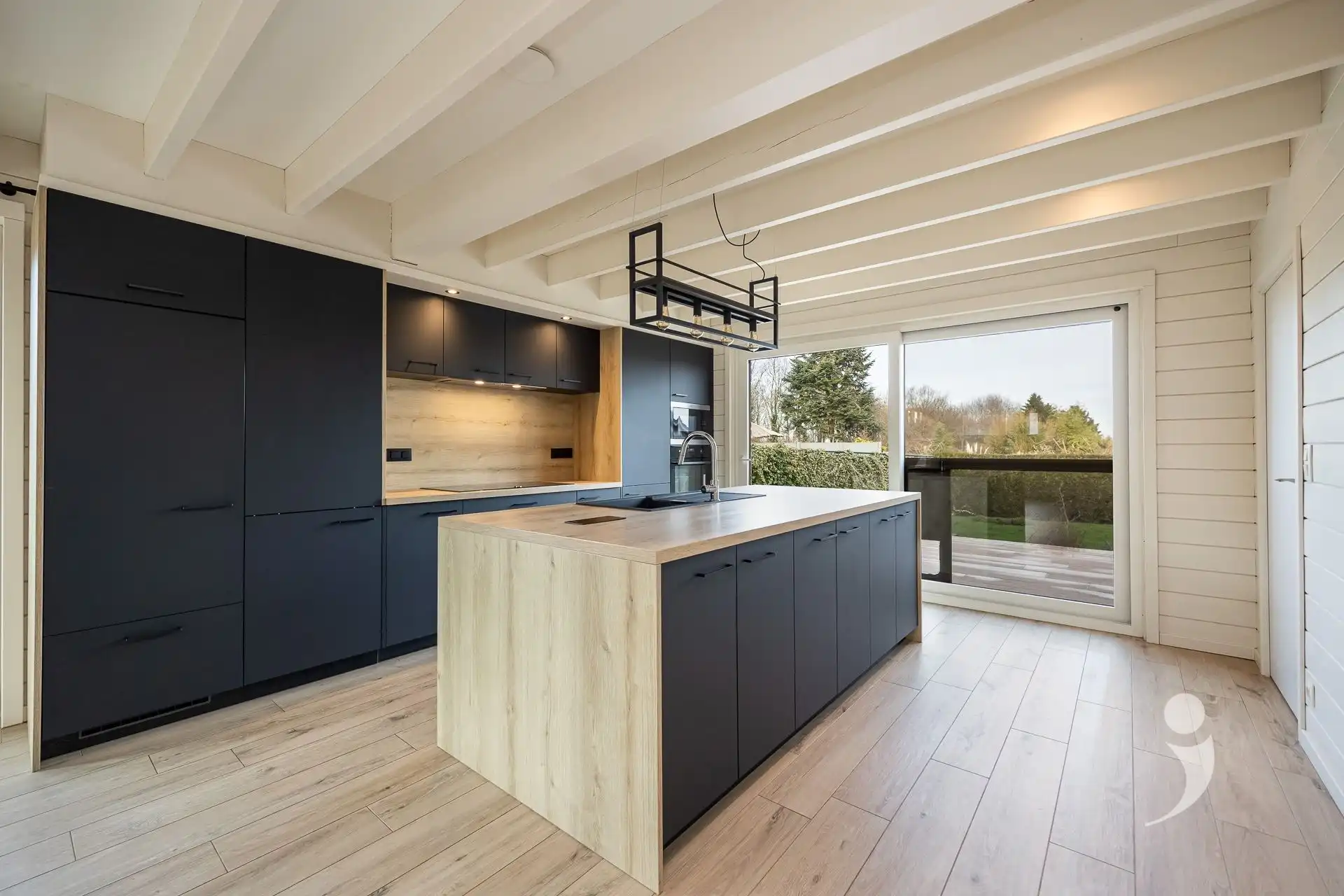 Knappe gezinswoning op een toplocatie!  foto 11