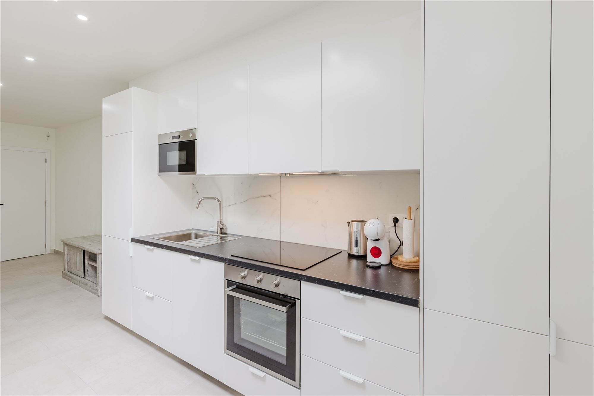 Prachtig gerenoveerde woning met 3 slks en buitenruimte foto 3