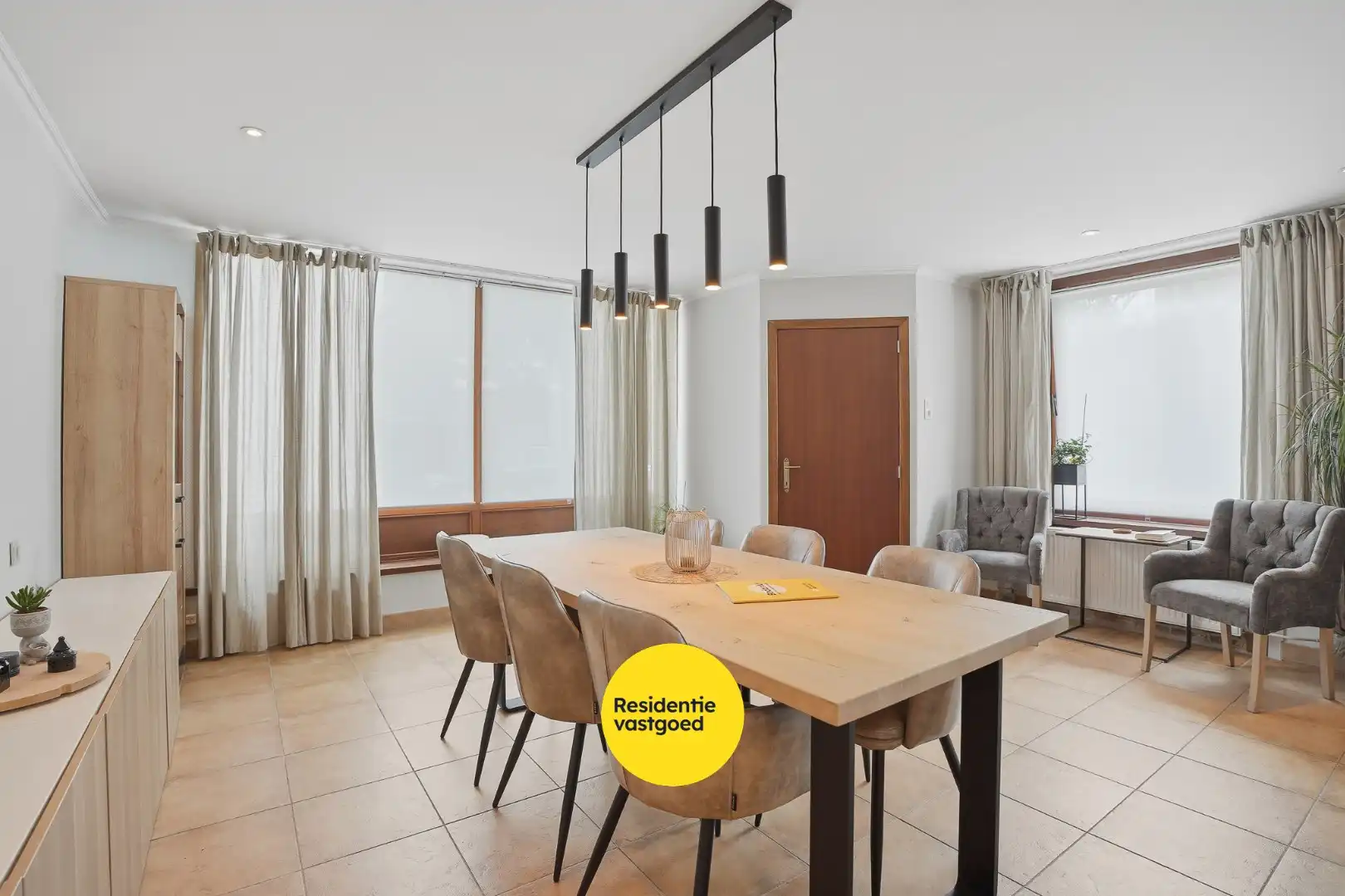 Ruime hoekwoning met 3 slaapkamers en zonnig terras op topligging in Assebroek foto 3