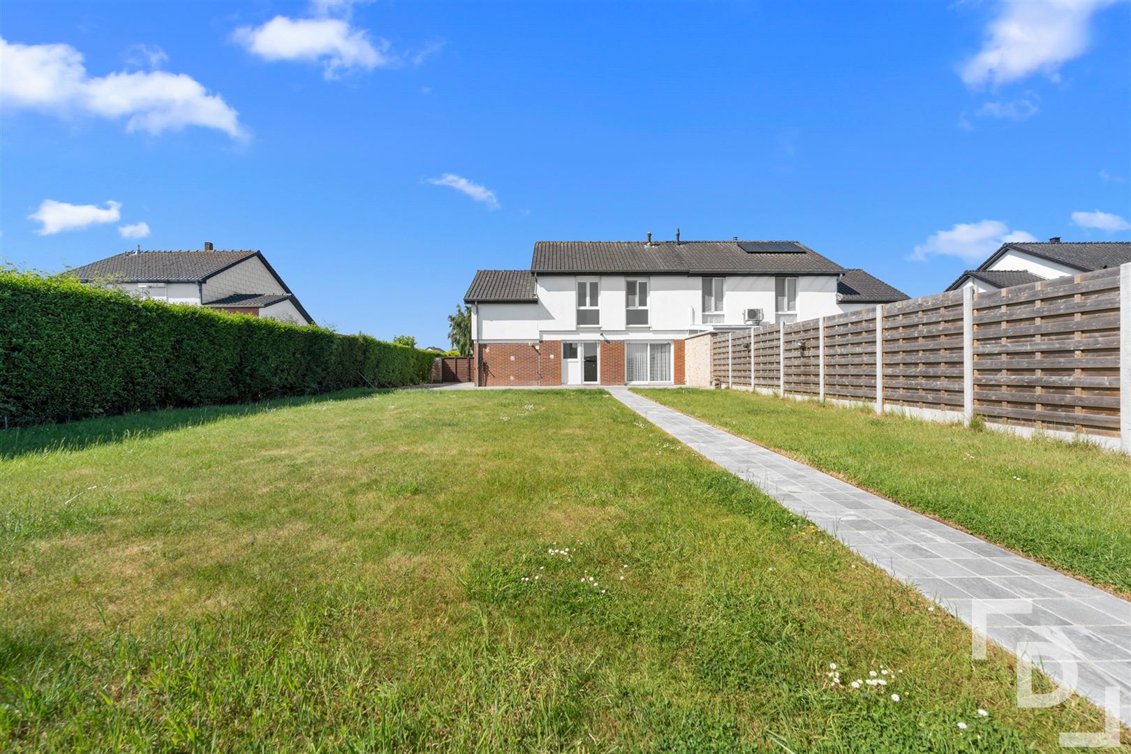 Statige HOB met ruime tuin in de groene omgeving van Ieper te koop. foto 19