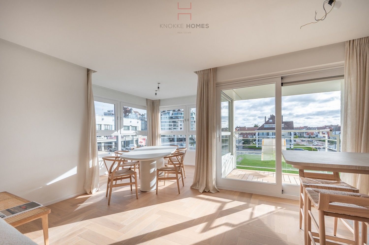 Prachtig gerenoveerd hoekappartement met 3 slaapkamers nabij het Casino en La Réserve foto 1