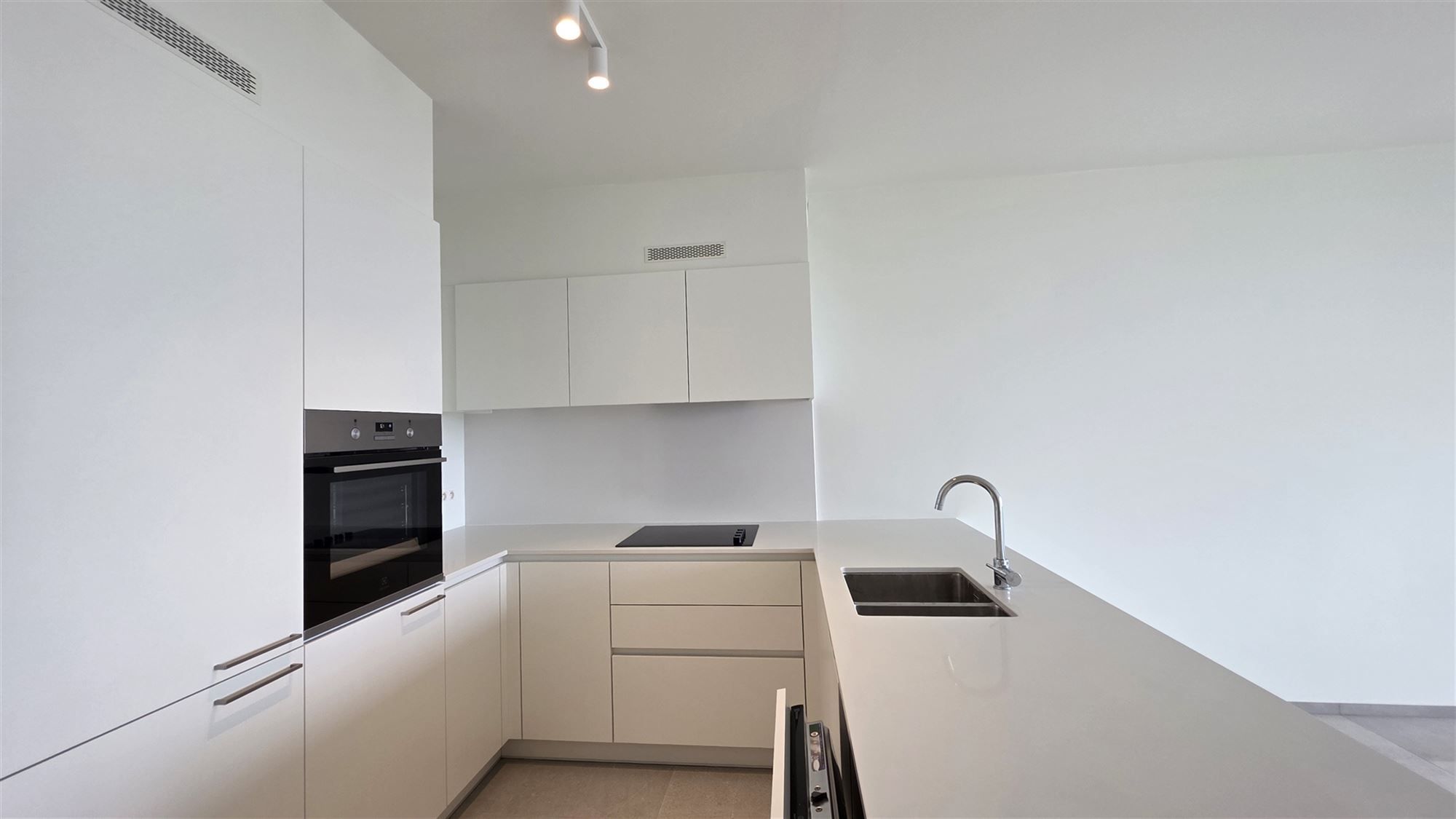 Nieuwbouw 2 slaapkamerappartement foto 2