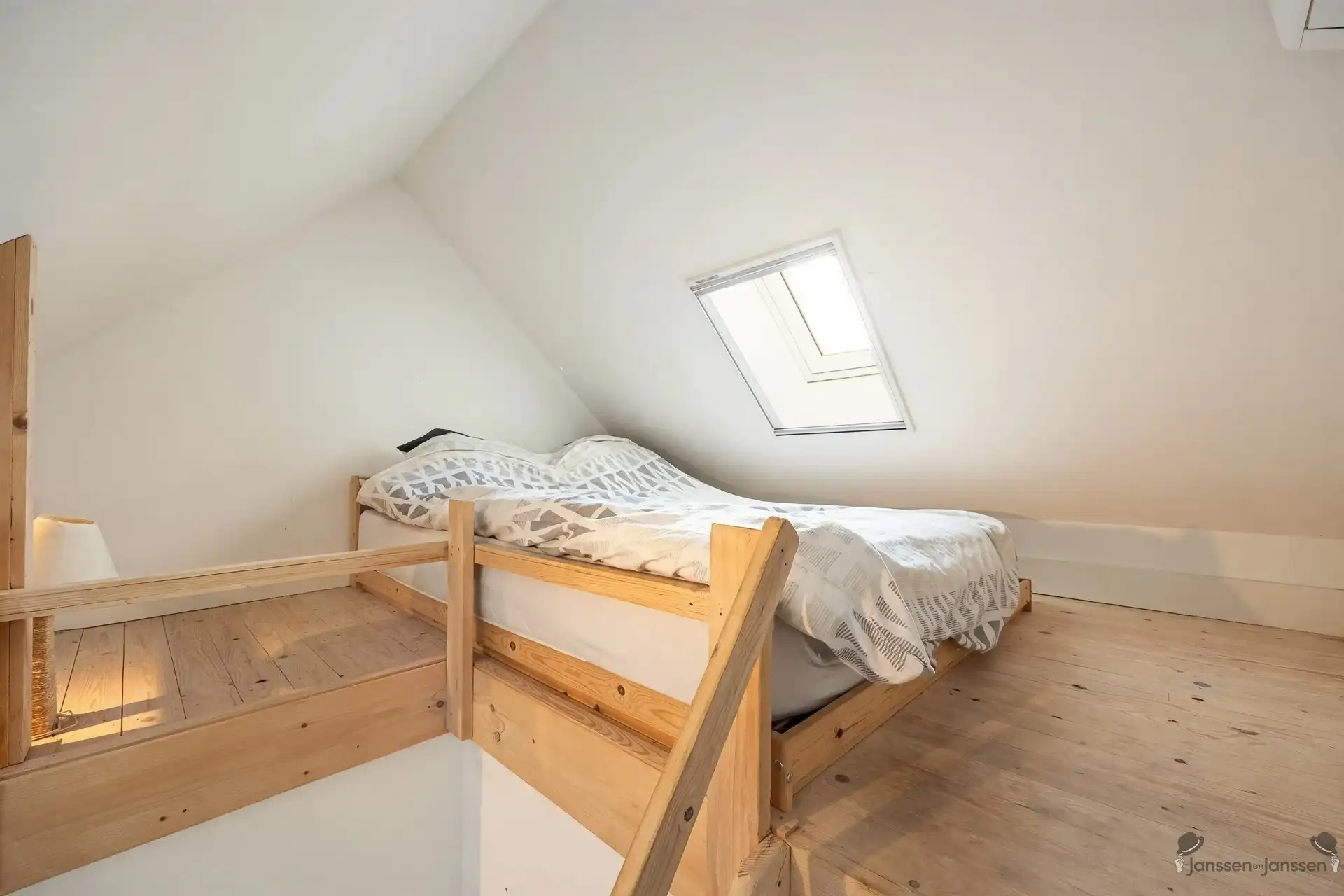 Instapklare, volledig gerenoveerde exclusieve gezinswoning in het hart van Ekeren foto 29