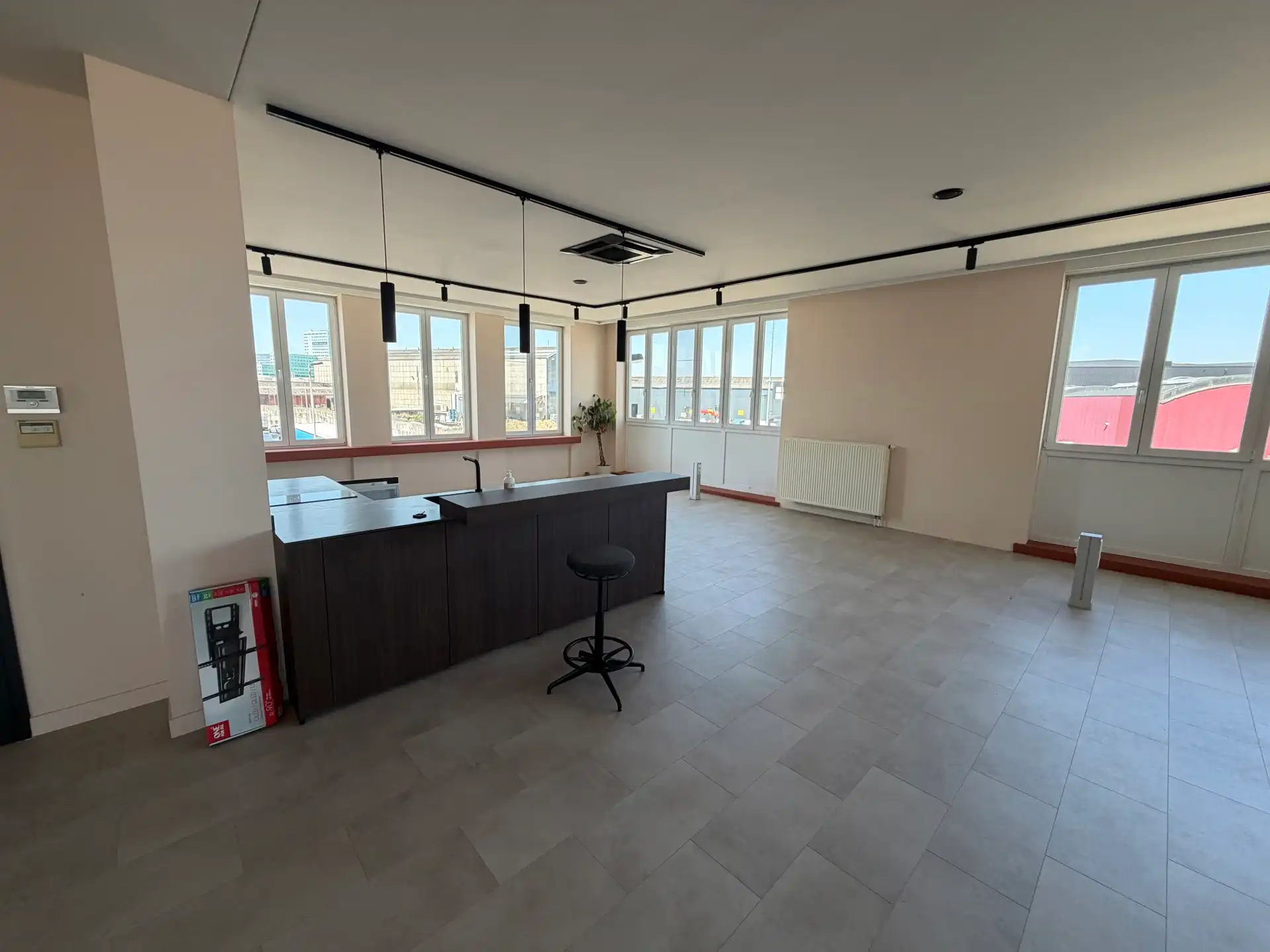 Kantoor te huur Steenborgerweert 18 - 2060 Antwerpen