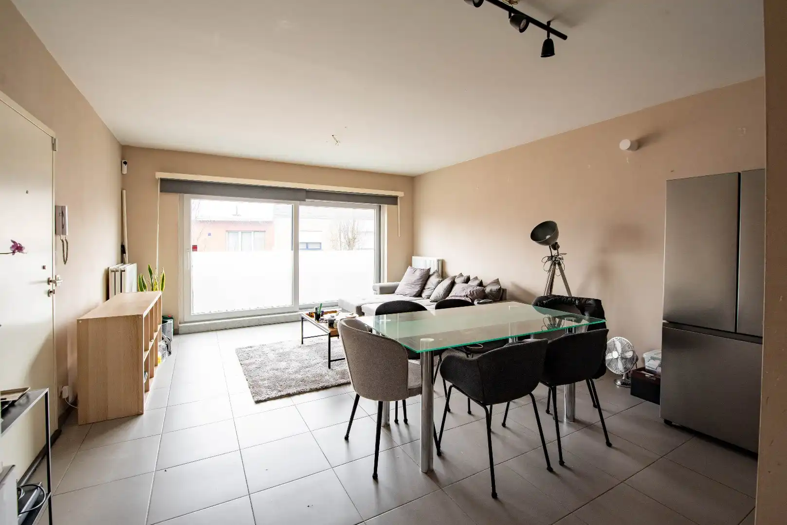 Mooi recent appartement met 2 slaapkamers en parking foto 3