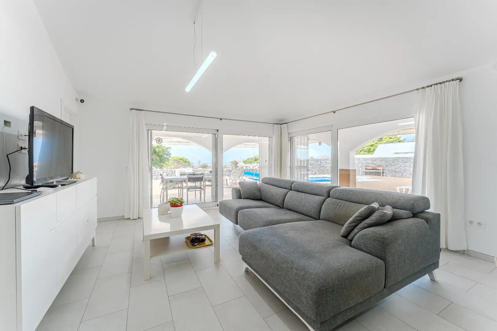 Buitengewone elegante villa aan golfbaan met zicht op zee! foto 7