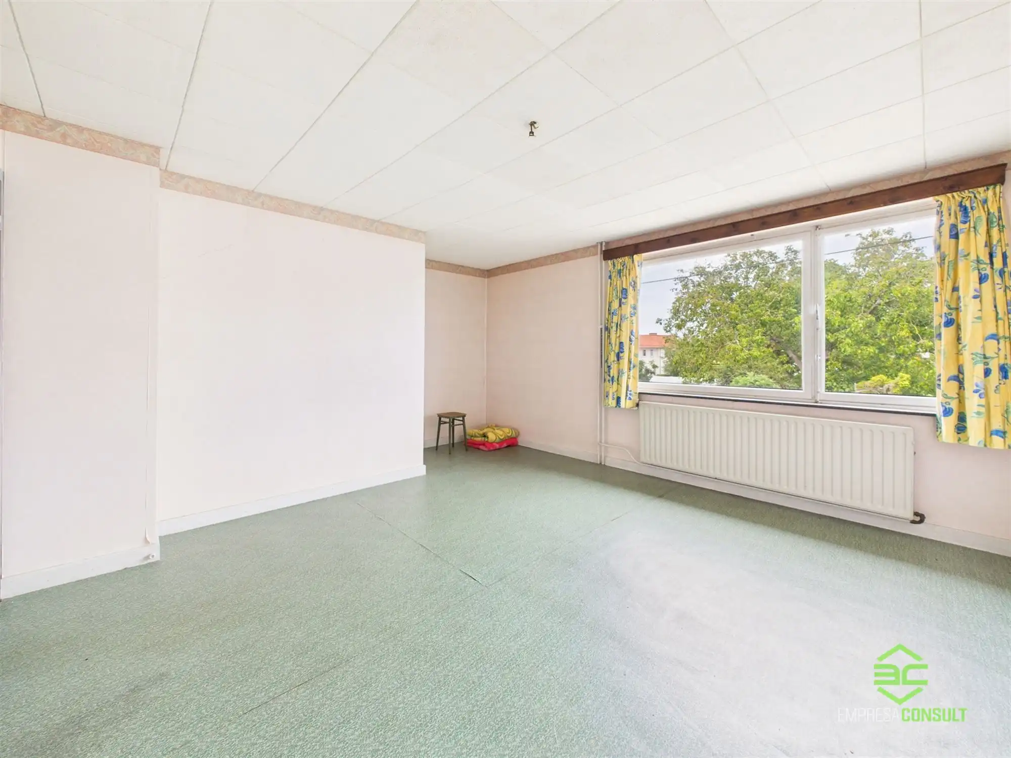 Op te frissen gezinswoning op een rustige locatie! foto 18