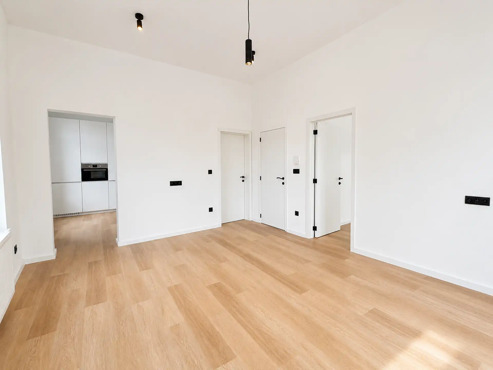 Lichtrijk hoekappartement in bruisend Oud-Berchem foto 5