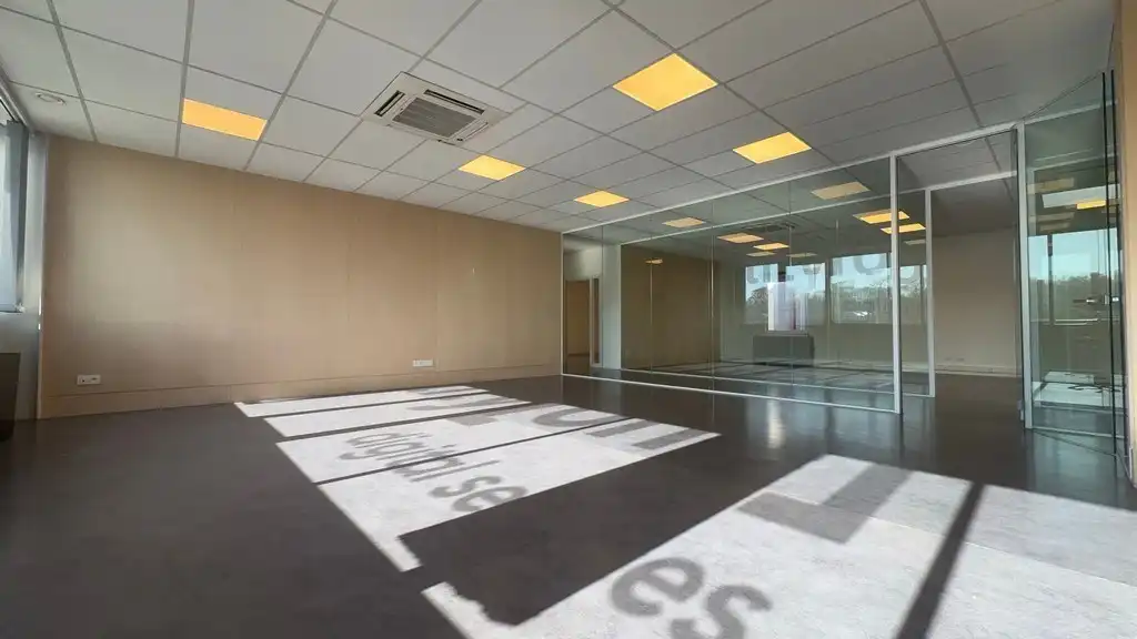 Ingedeelde kantoorruimte te huur met visibiliteit langs E17 in Gent foto 12