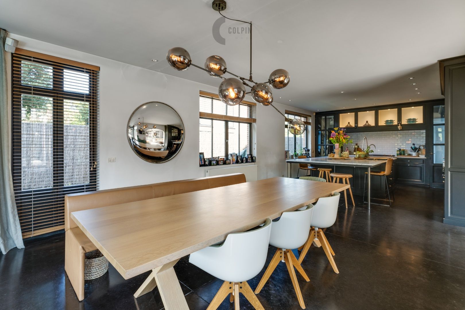 Adembenemende villa in een rustige wijk foto 9