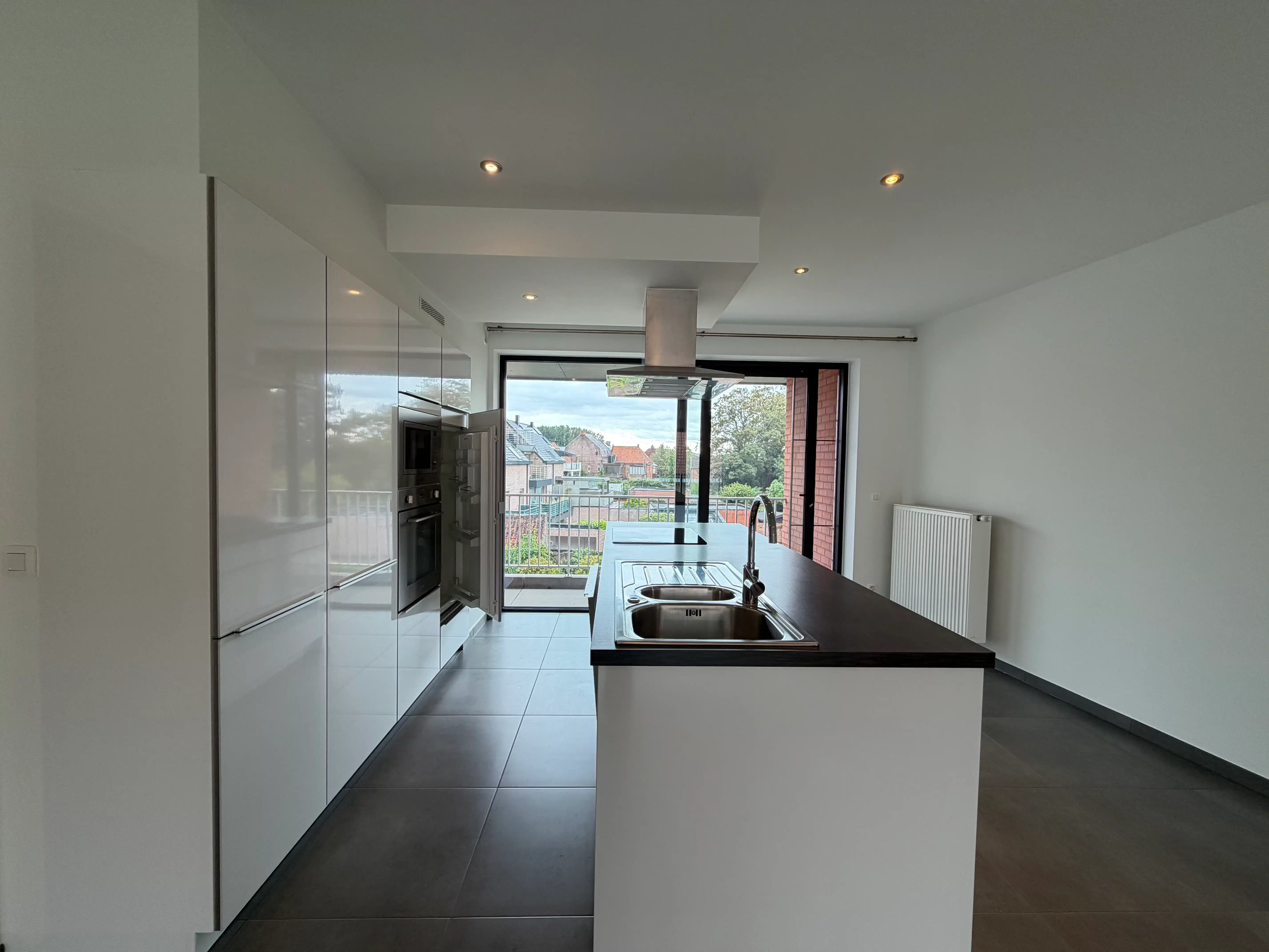 Instapklaar appartement met 2 slaapkamers en terras foto 6
