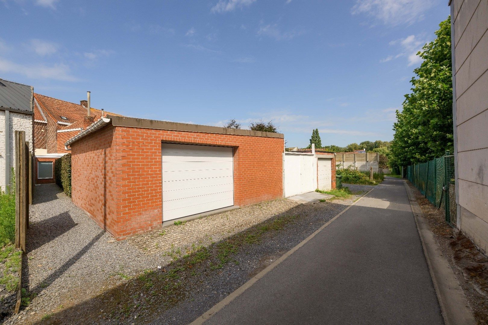 VERRASSEND RUIME WOONST (HANDELSHUIS) MET TUIN & GARAGE | TOEGANG ACHTEROM foto 12