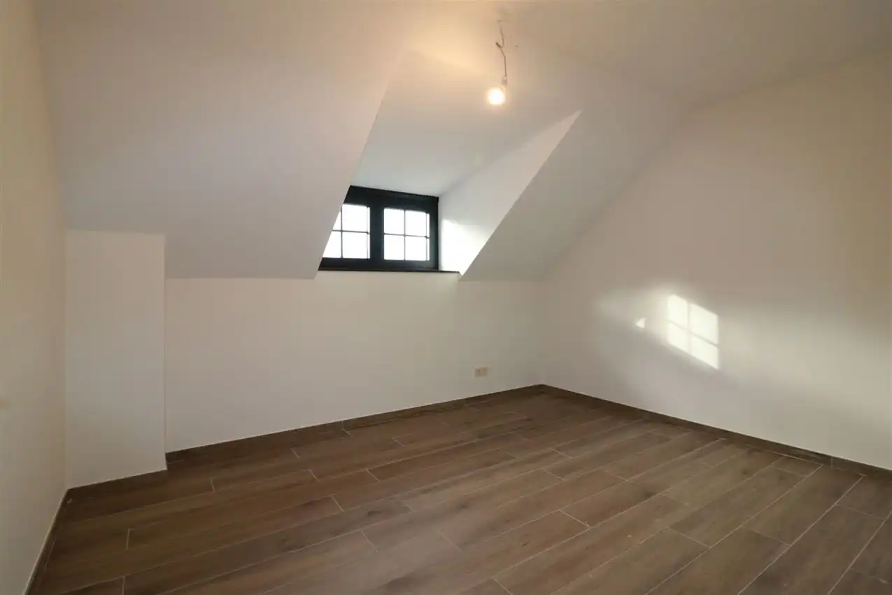 Unieke duplex met twee slpk, terras, autostaanplaats foto 22