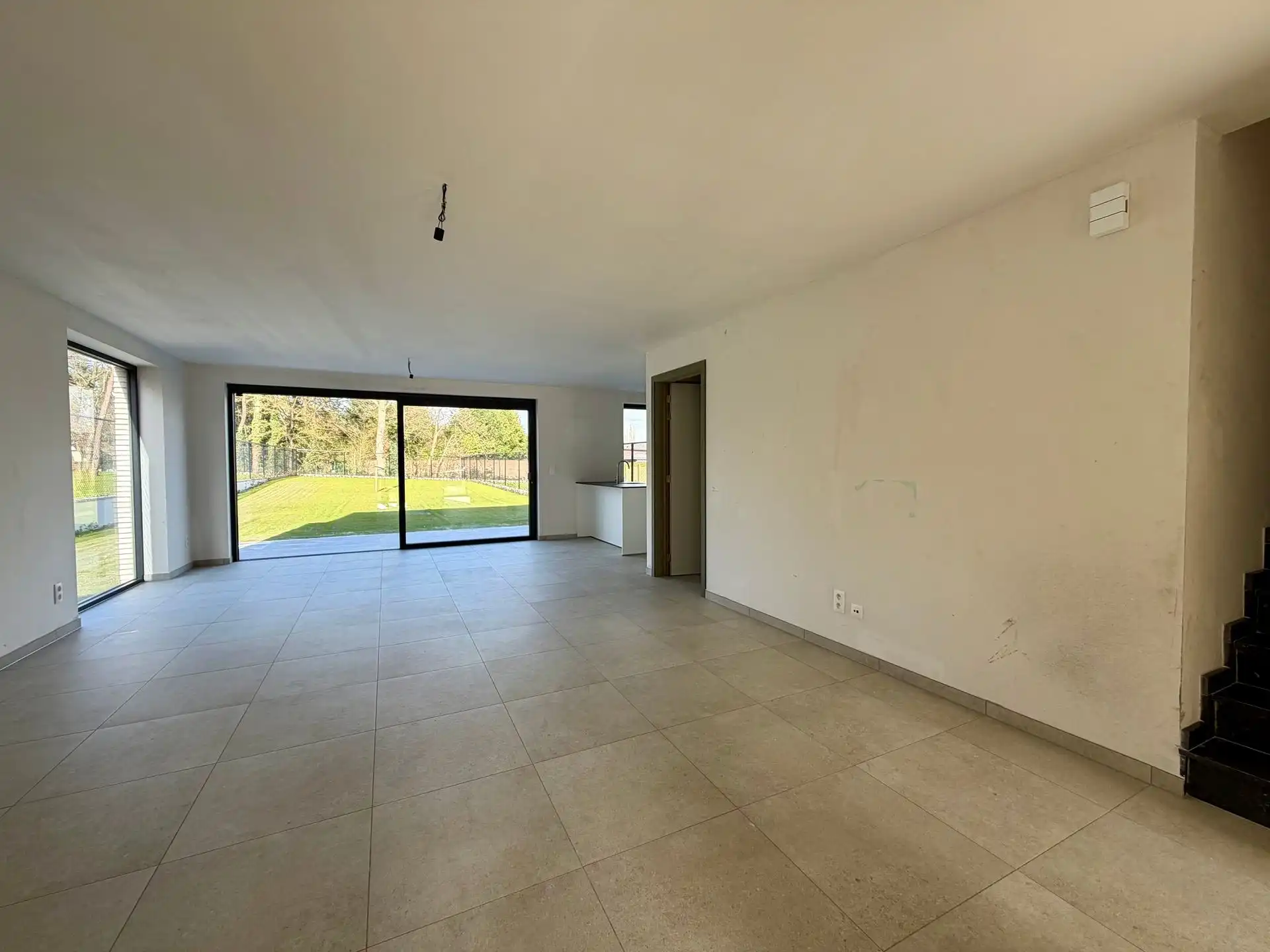 Nieuwbouwwoningen - instapklaar, energiezuinig, prachtige ligging en 3 slaapkamers foto 4