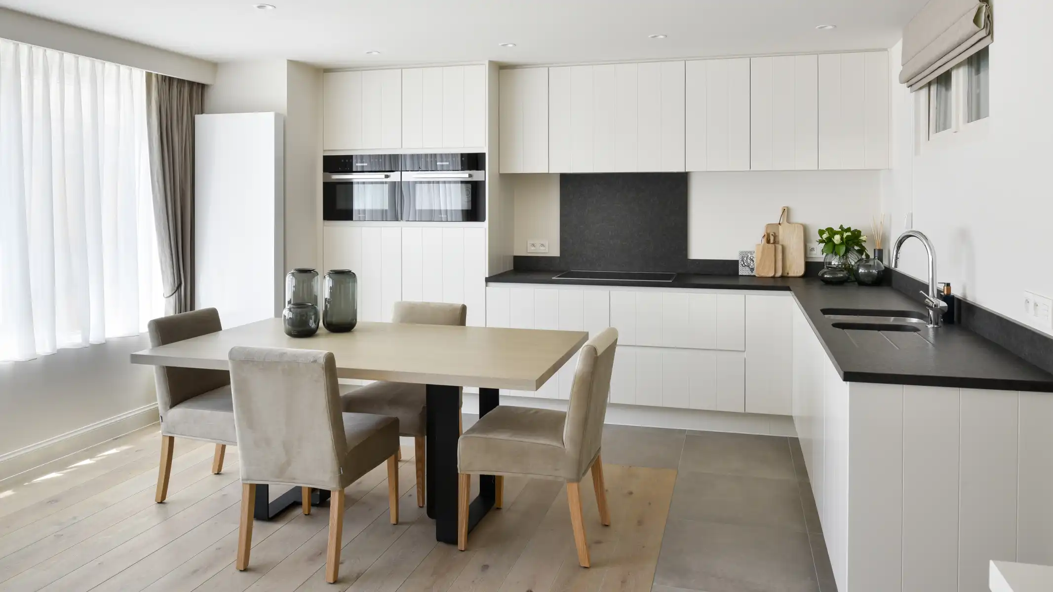 Gerenoveerd appartement met zijdelings zeezicht in het Zoute foto 2