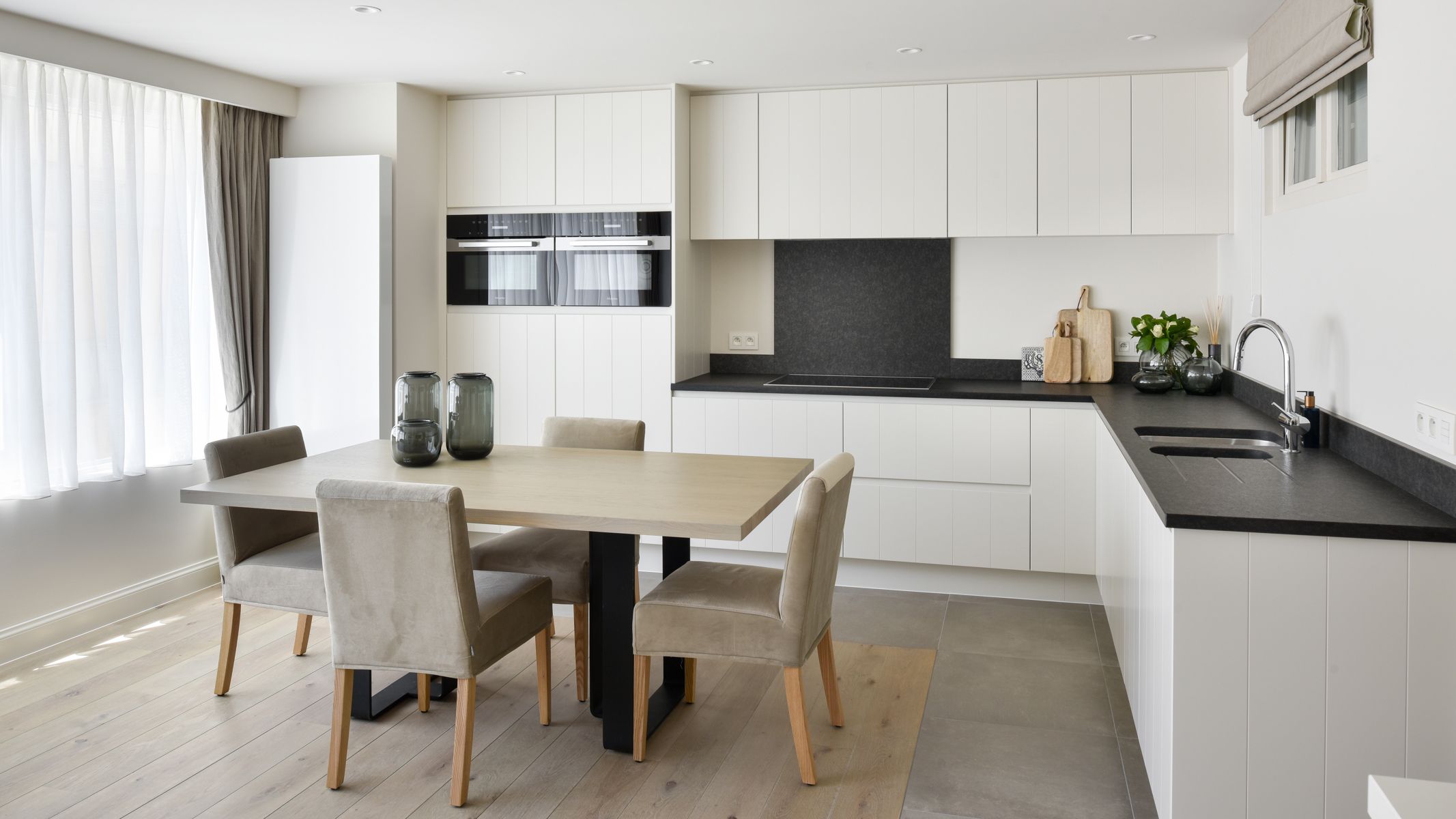 Gerenoveerd appartement met zijdelings zeezicht in het Zoute foto 2