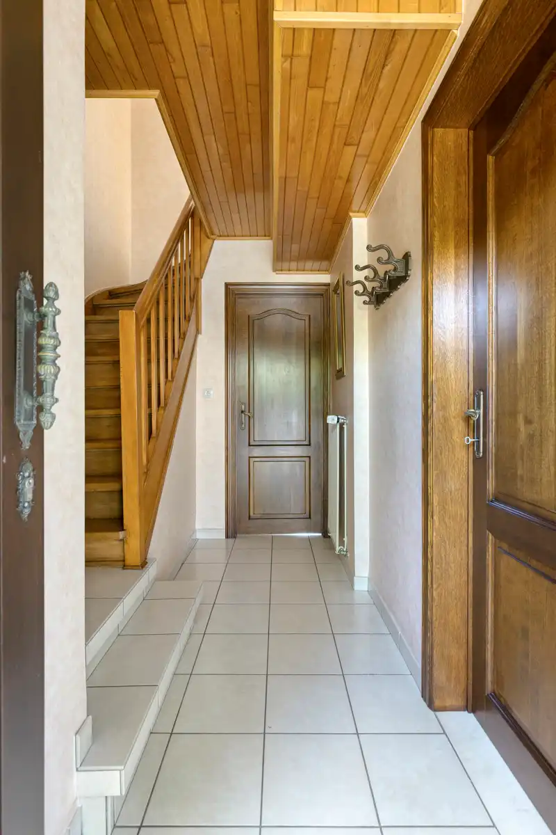COMFORTABELE WONING MET TUIN, GARAGE EN 2 STAANPLAATSEN IN HET CENTRUM VAN ASSE! foto 3