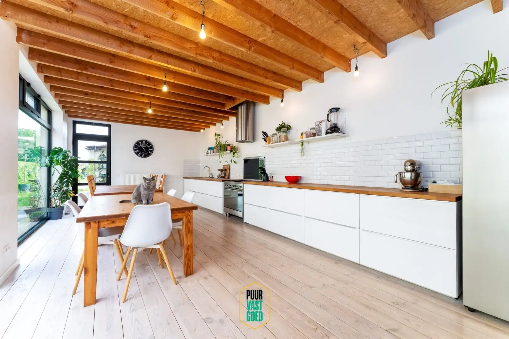 Gerenoveerd ruim woonhuis met zuidgerichte tuin in de dorpskom temidden van de polders foto 12