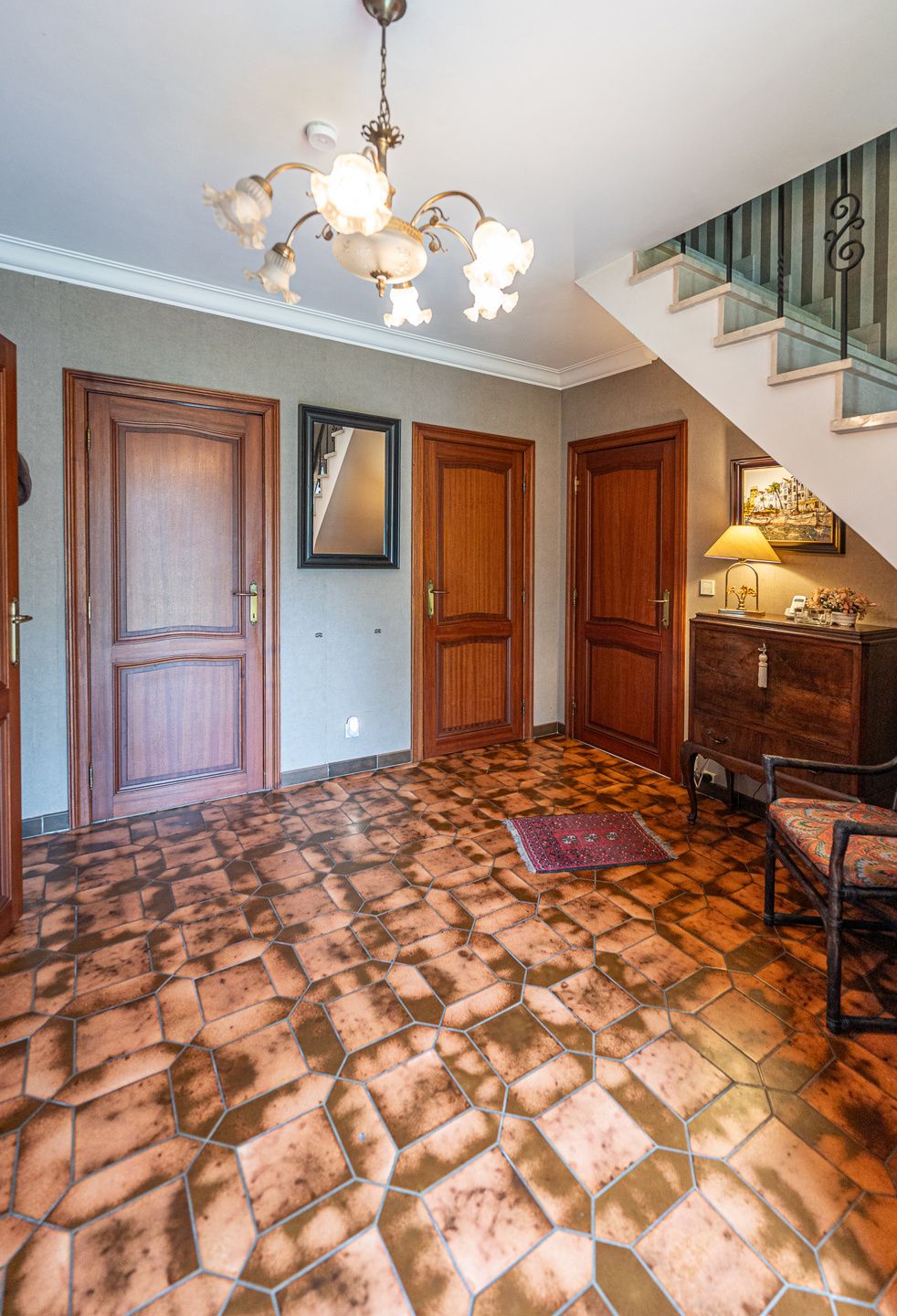 Ruime gezinswoning  in residentiële, groene omgeving foto 8