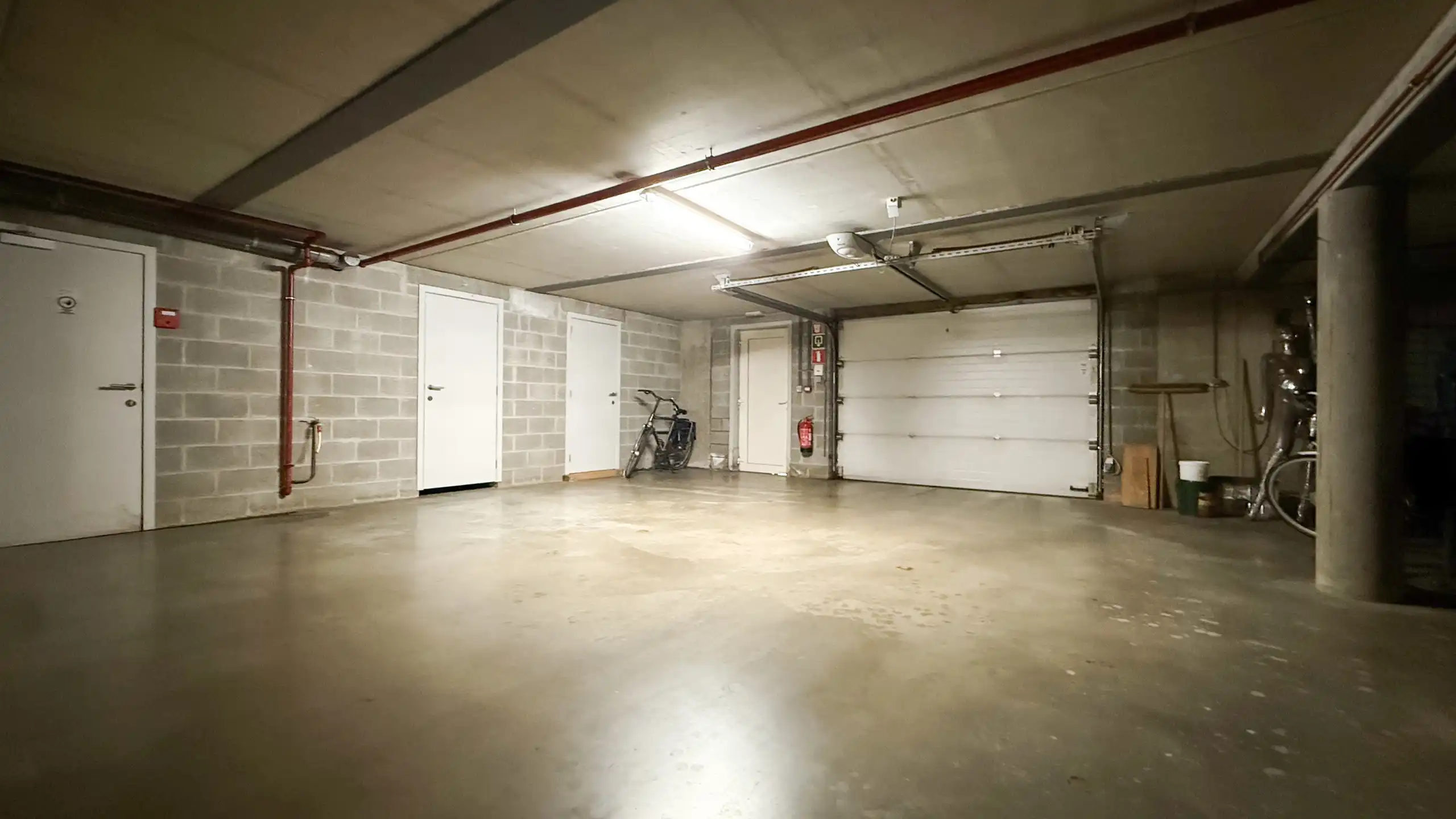 Ruim gelijkvloers appartement met tuin en parking foto 31