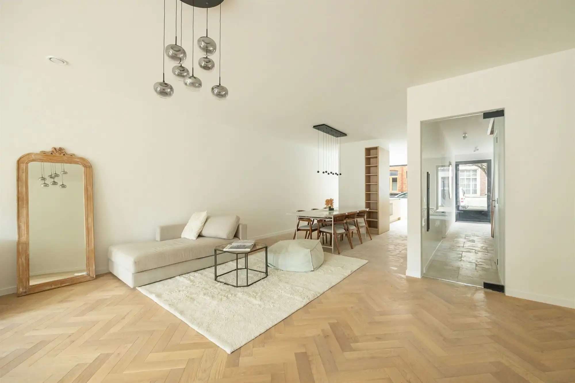 Nieuwbouwwoning met vier slaapkamers en tuin foto 3