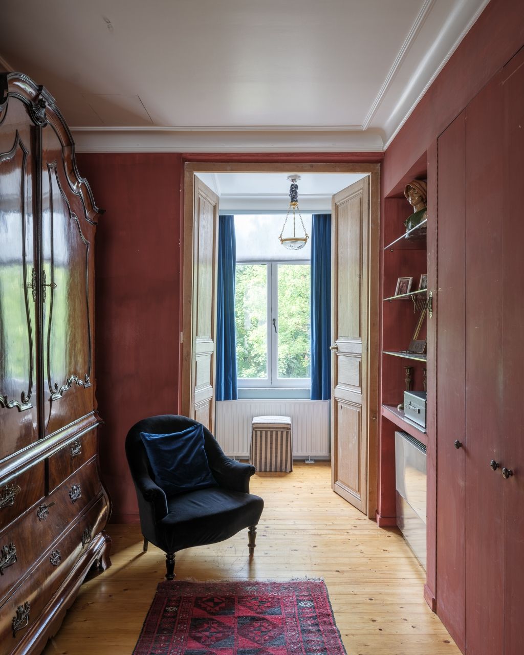 Karaktervolle burgerwoning met drie slaapkamers en een aangename, groene tuin op een uitstekende locatie in Gent. foto 13