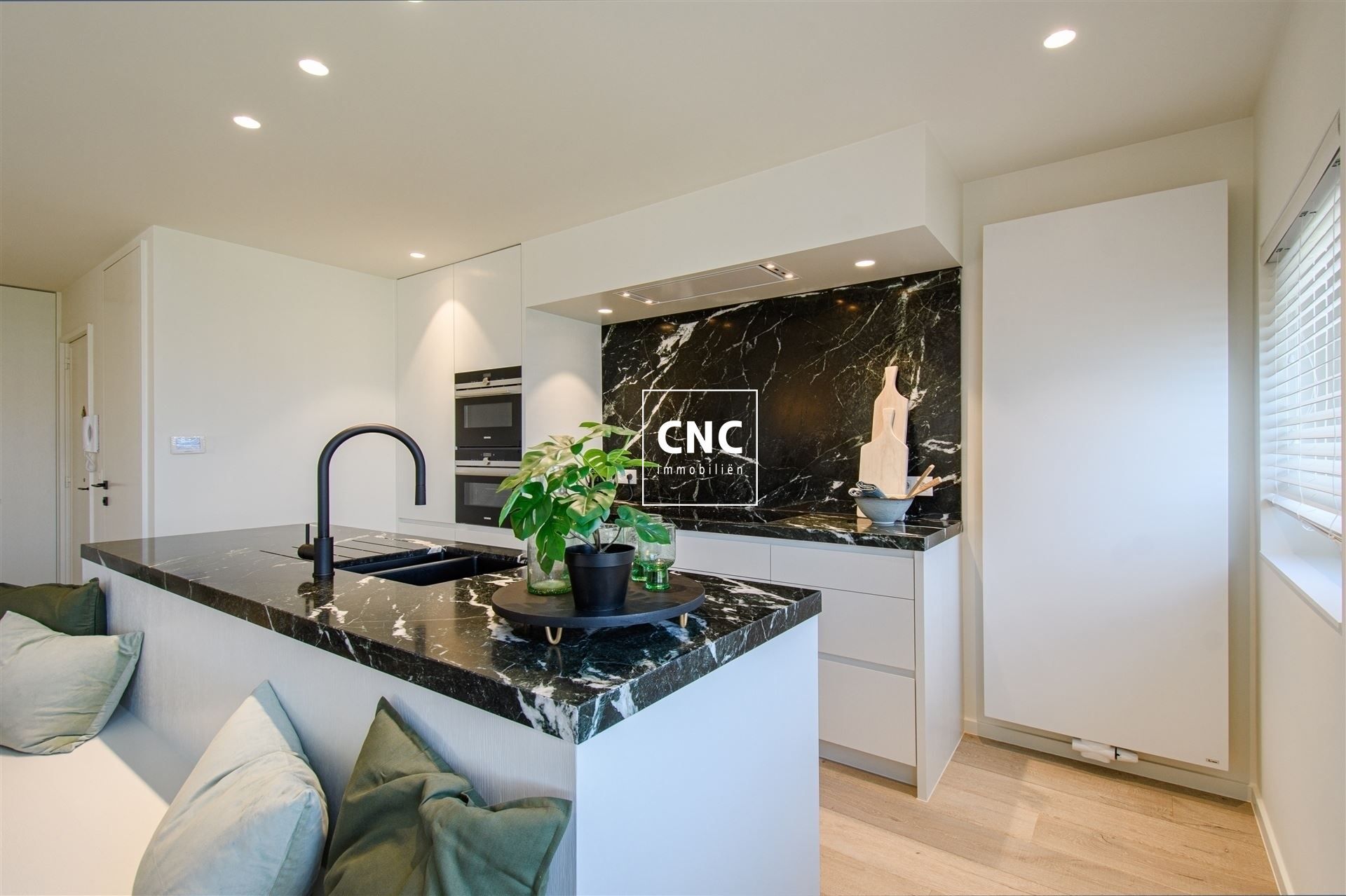 Prachtig lichtrijk hoek appartement met magnifiek open zicht foto 6