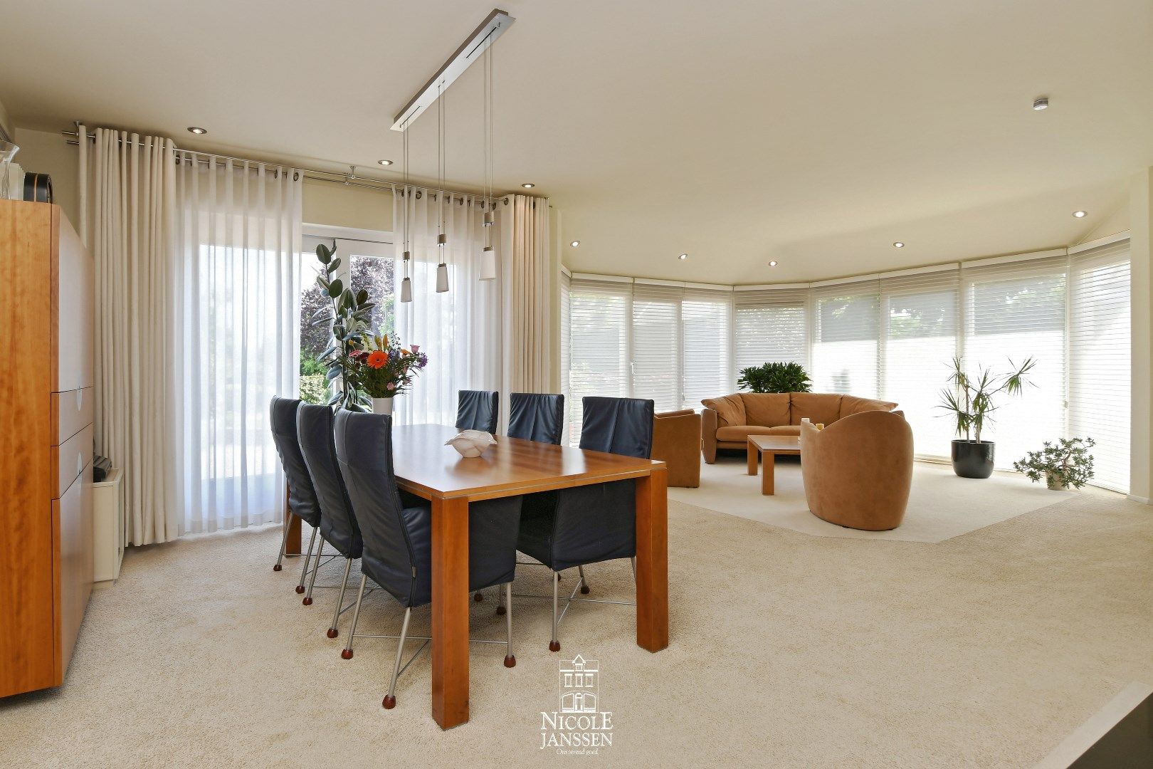 Stijlvolle villa met 4 slaapkamers, 2 badkamers en een prachtige tuin foto 10