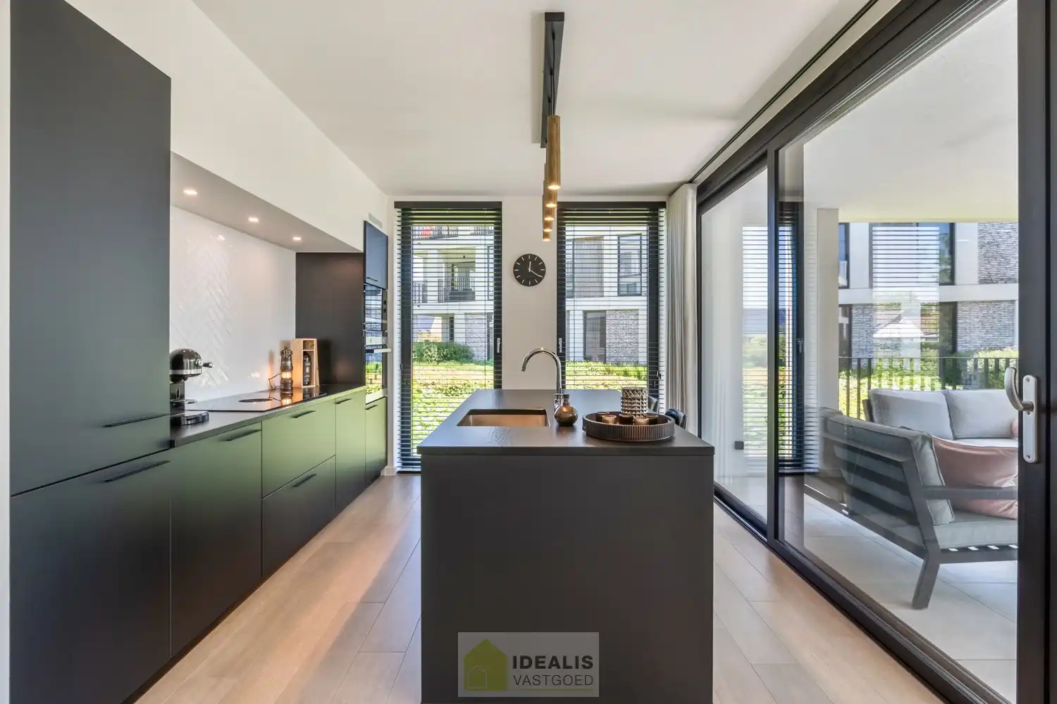 RECENT EN PERFECT ONDERHOUDEN GELIJKVLOERSAPPARTEMENT AAN DE RAND VAN HET CENTRUM IN PRACHTIG GROENE OMGEVING foto 4