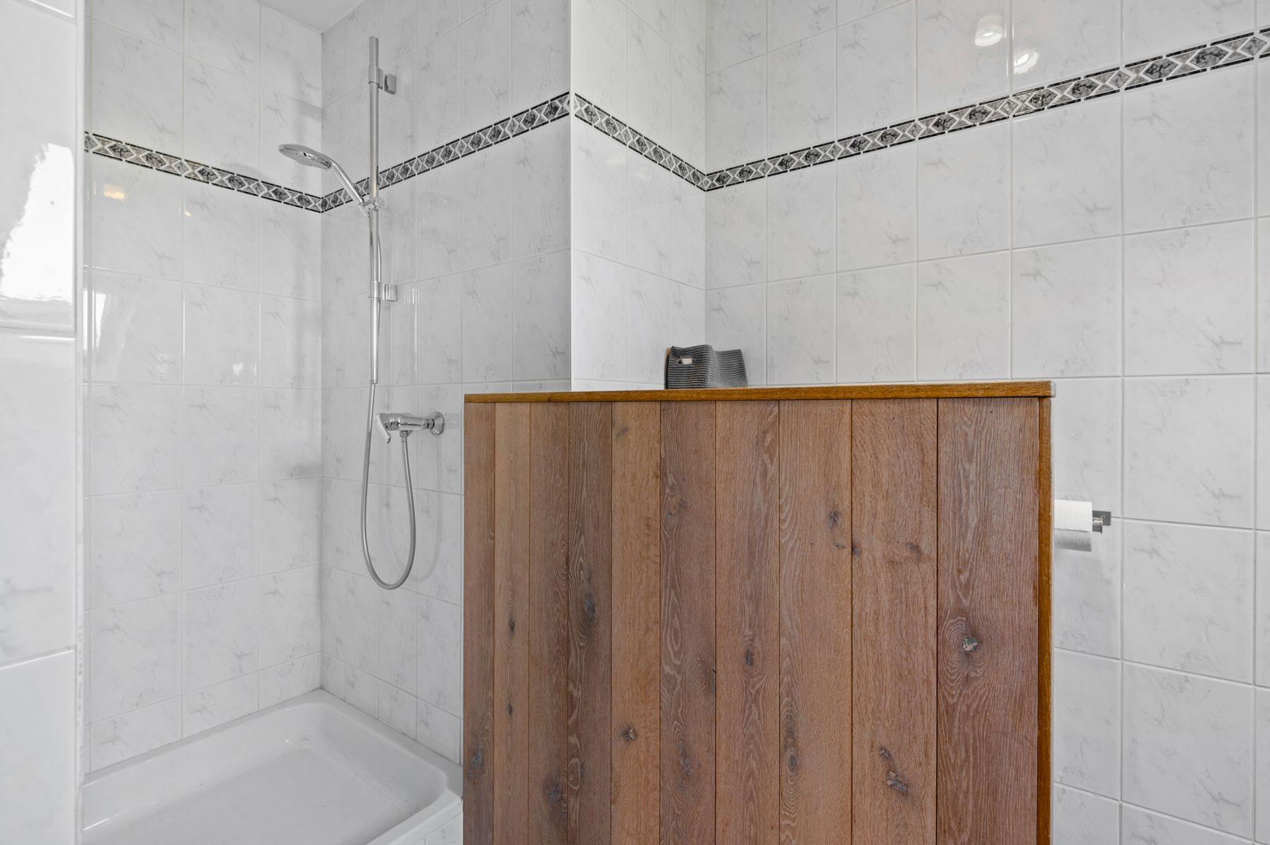 IN OPTIE - Energiezuinige villa met zwembad in een doodlopende straat. foto 21