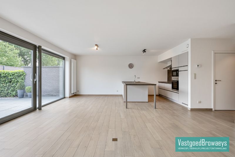 Gelijkvloersappartement met tuin en garage foto 6