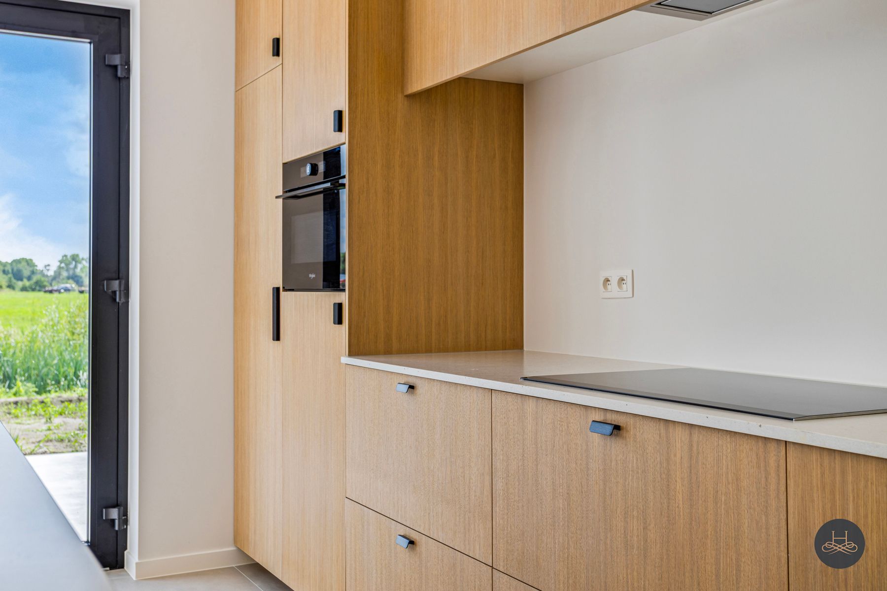 Hoogwaardig afgewerkte nieuwbouw villa met open zicht foto 13