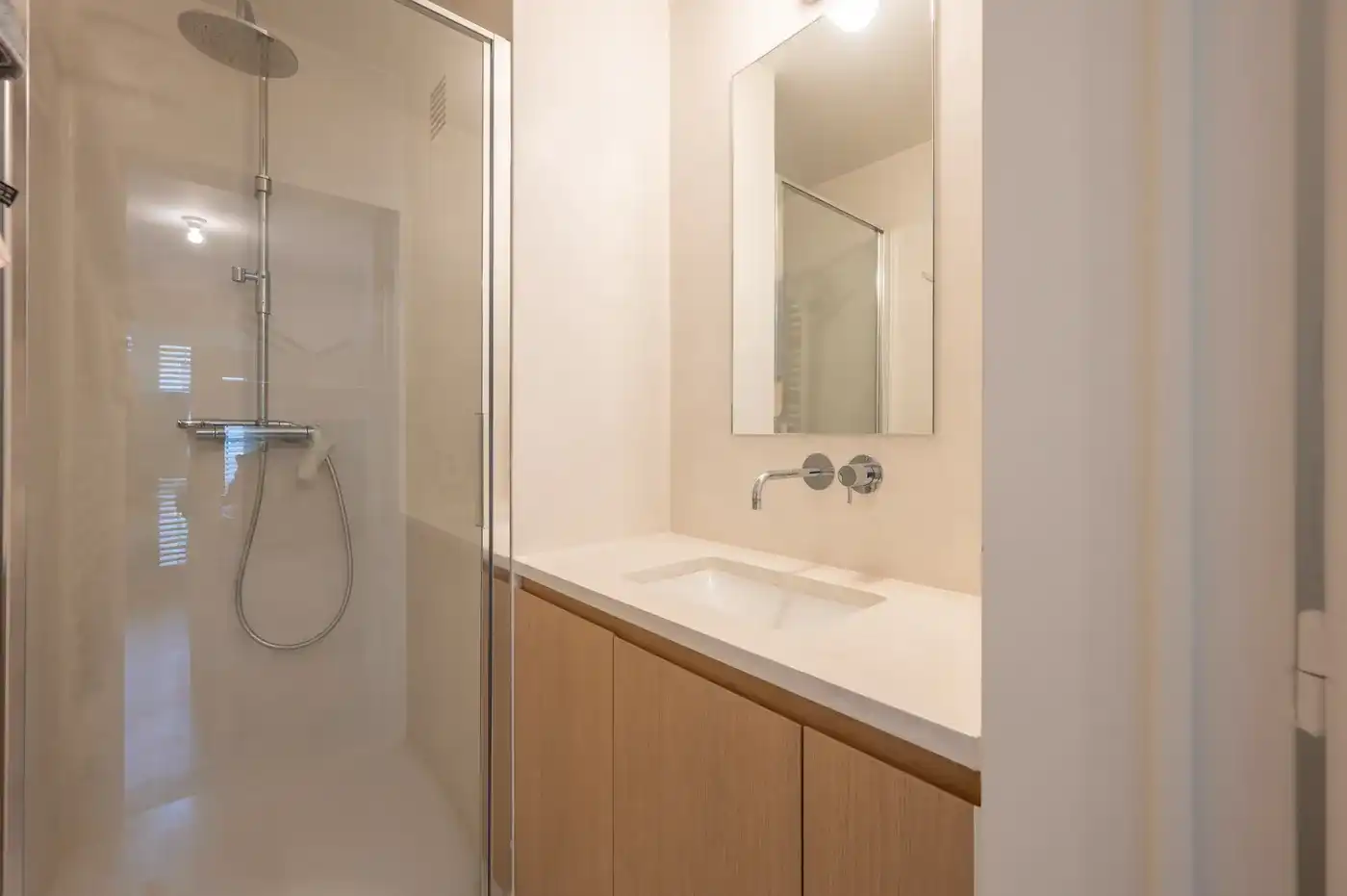 Lichtrijk twee slaapkamer appartement met zijdelings zeezicht in het Zoute foto 11