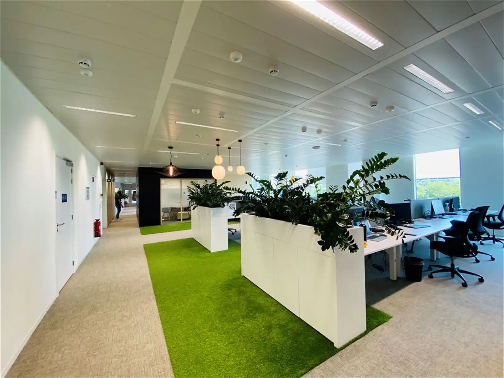 Gemeubelde kantoren in stijlvol gebouw langs The Loop foto 25