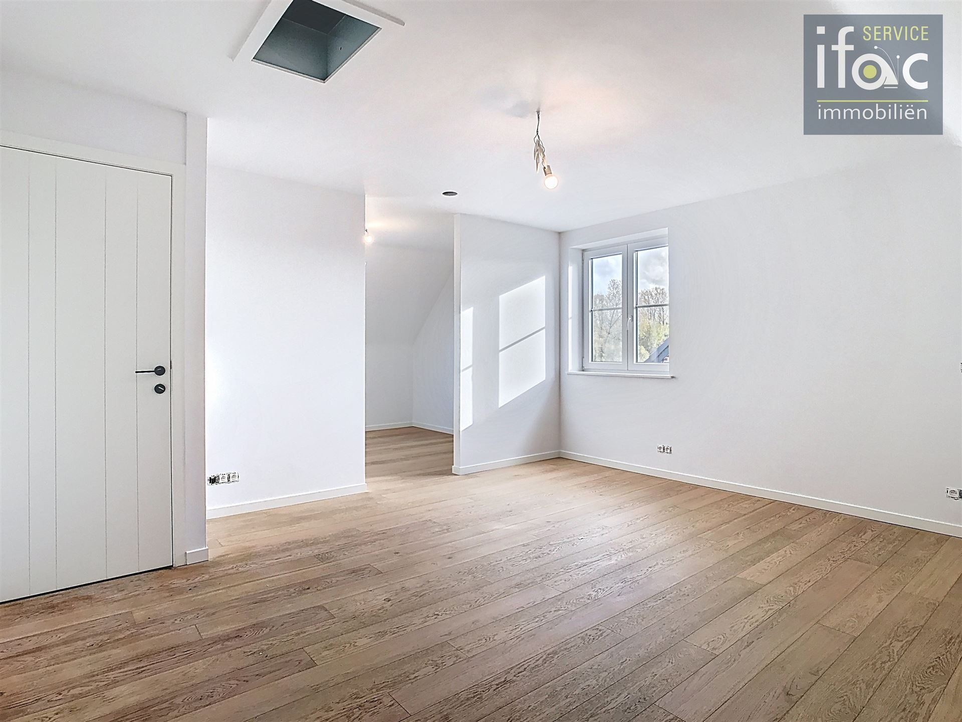 Nieuwbouwwoning met 4 slaapkamers, 2 badkamers en tuin. foto 21