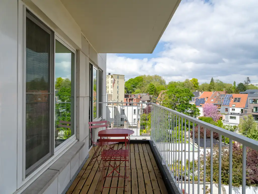 Ruim en lichtrijk 3 slpk appartement met terras nabij het station Gent-Sint-Pieters foto 12