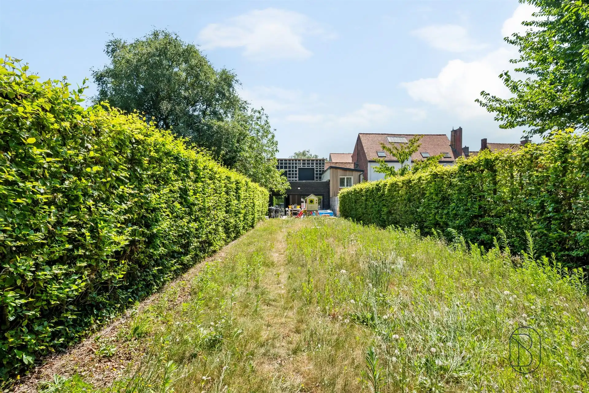Ruime gezinswoning met 4 slpk, garage en zonnige tuin foto 5